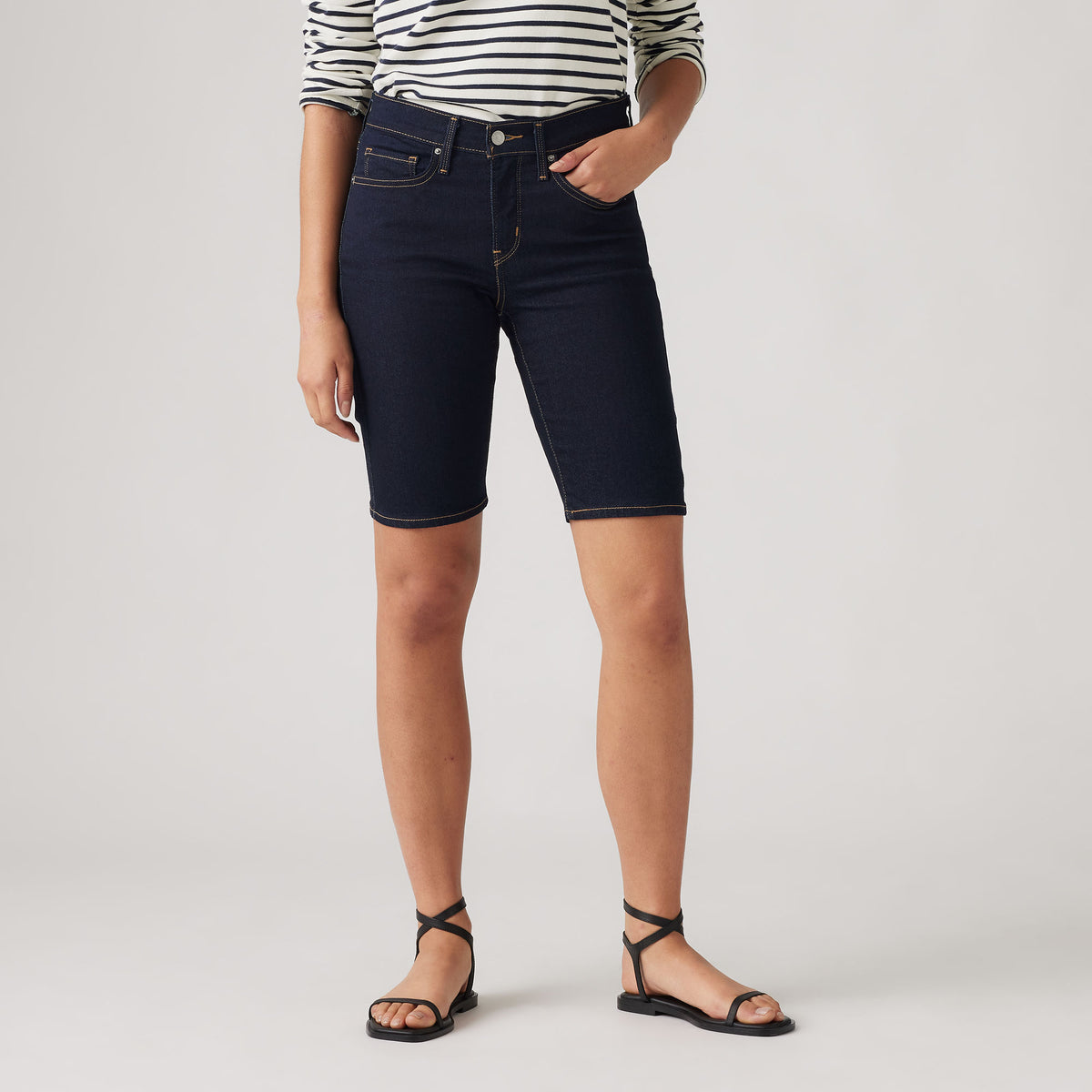 Levi's® Women's Shaping Bermuda Shorts SCL