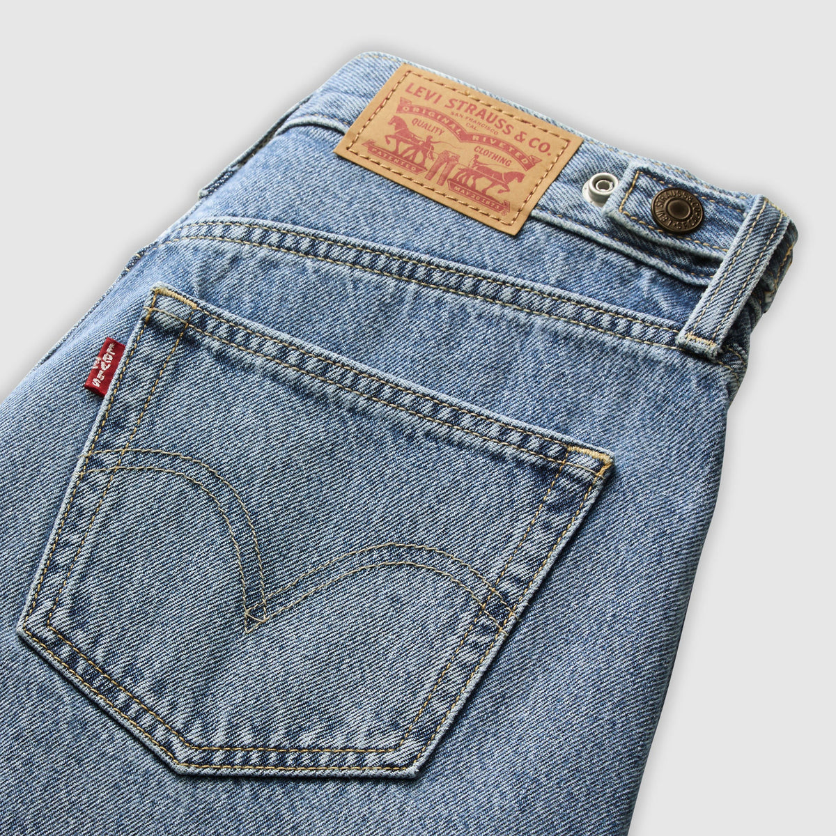 Levi's® Women's Cinch Barrel Jeans