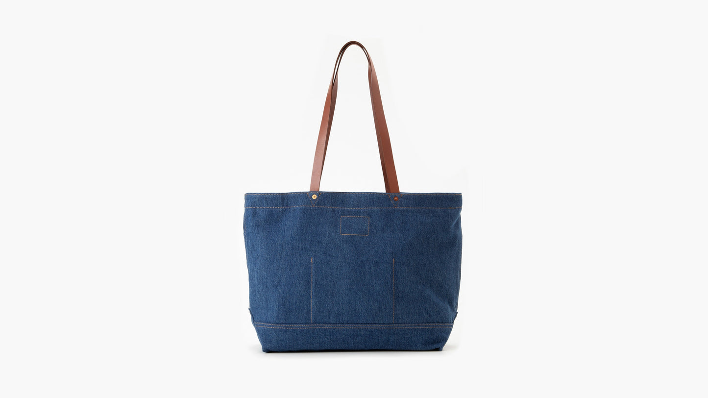 Back-facing shot of Levi’s Women’s Tote All Bag