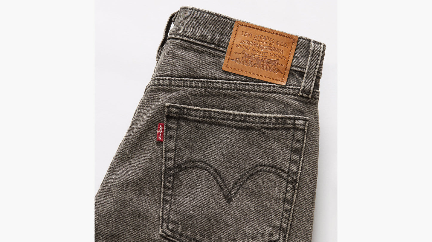 Close-up of Levi's Women's Straight Jeans in grey, showing back pocket & leather patch