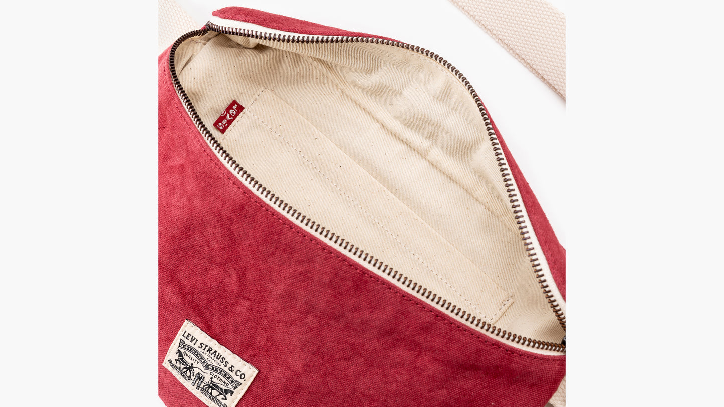 Levi's® Women's Devon Crossbody Bag