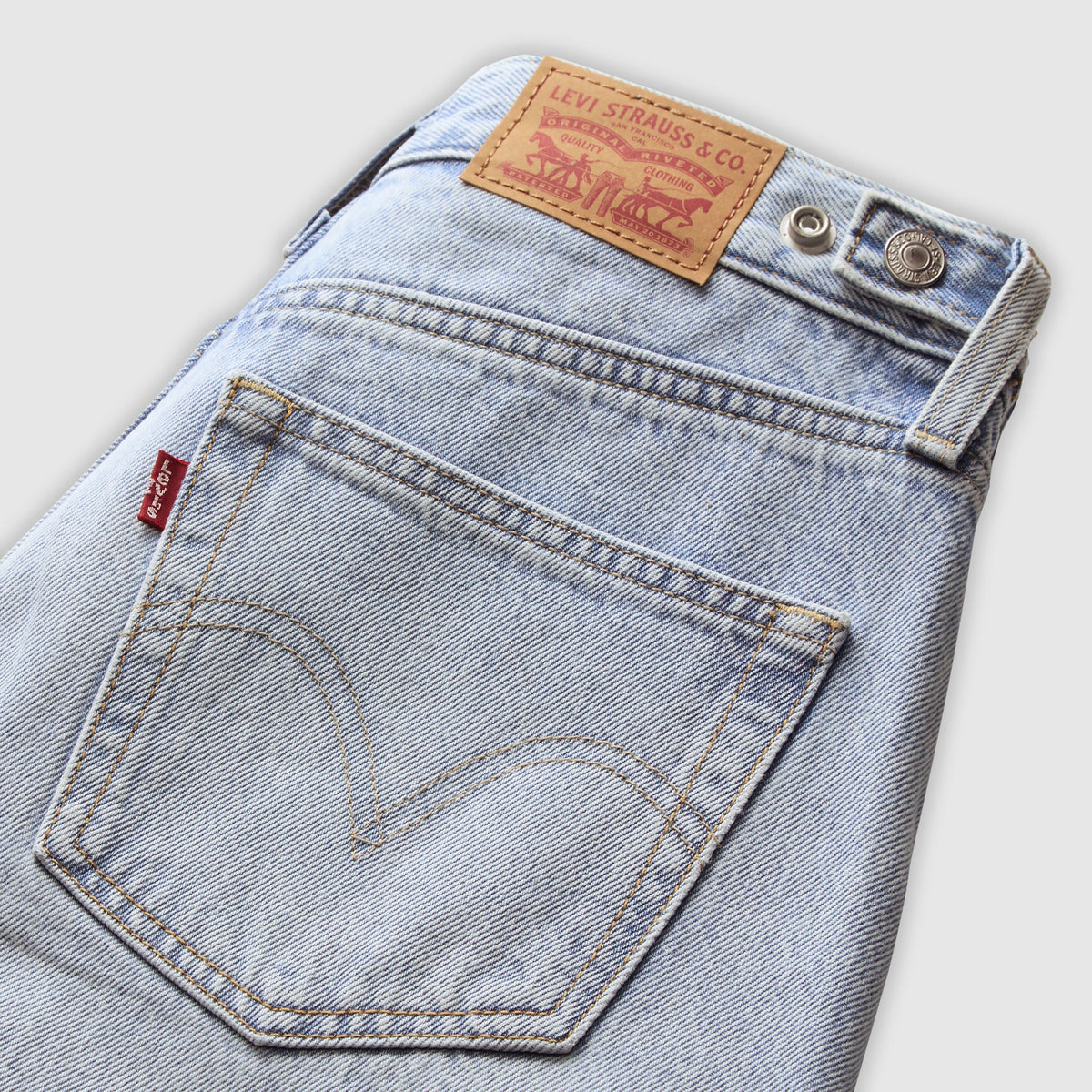 Levi's® Women's Cinch Barrel Jeans