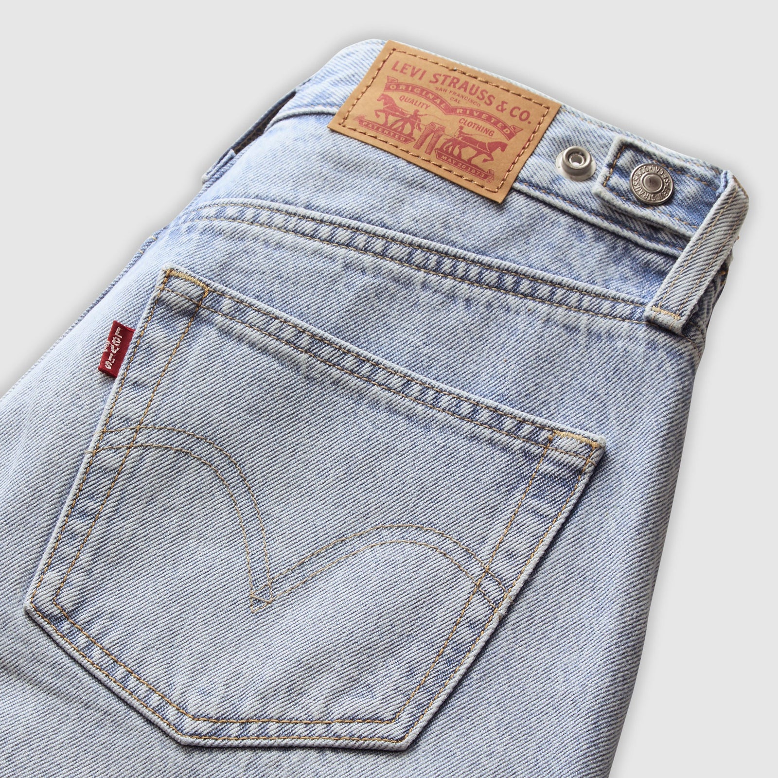 Main 7 - Levi's® Women's Cinch Barrel Jeans - 003V50003