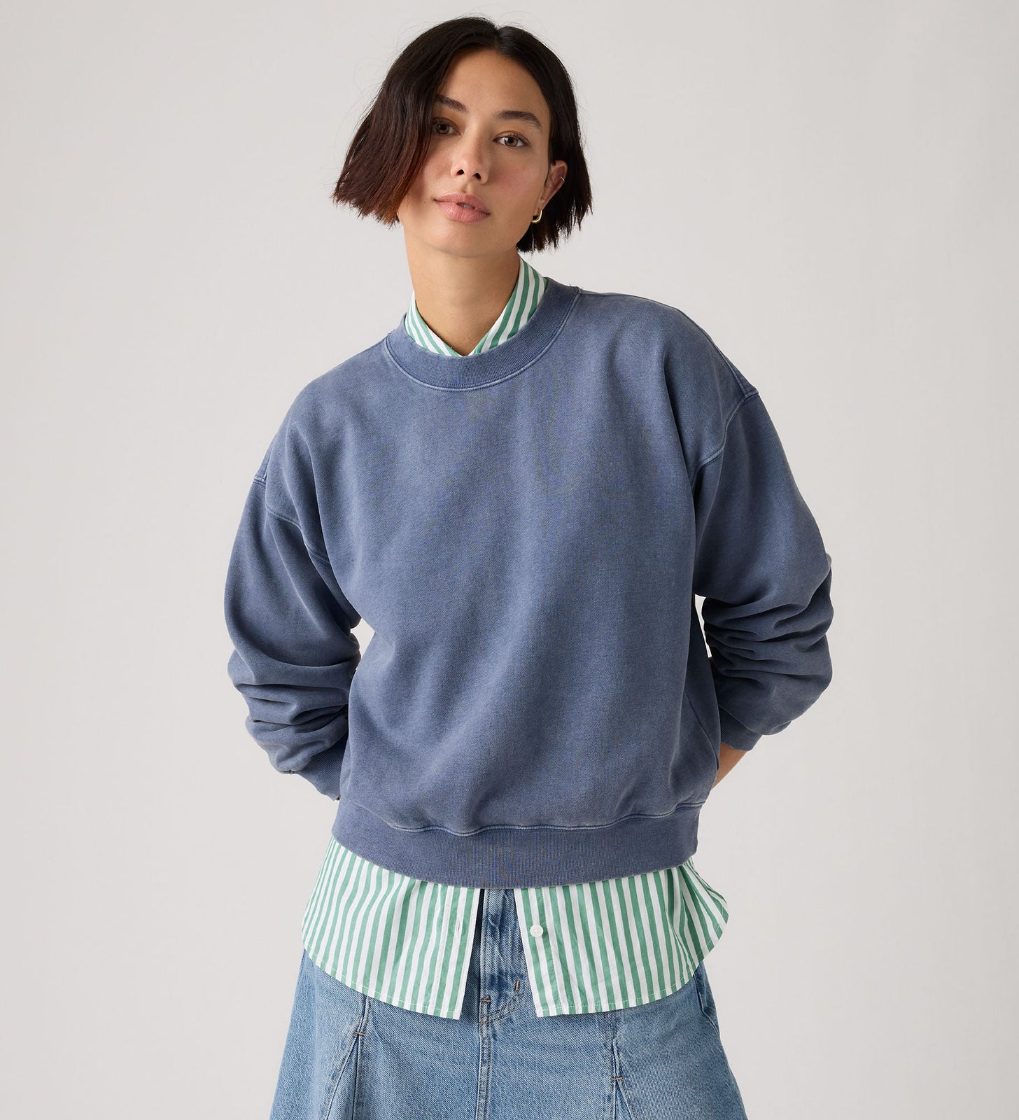 Main 3 - Levi's® Women's Vintage Boxy Sweatshirt - 005I90010