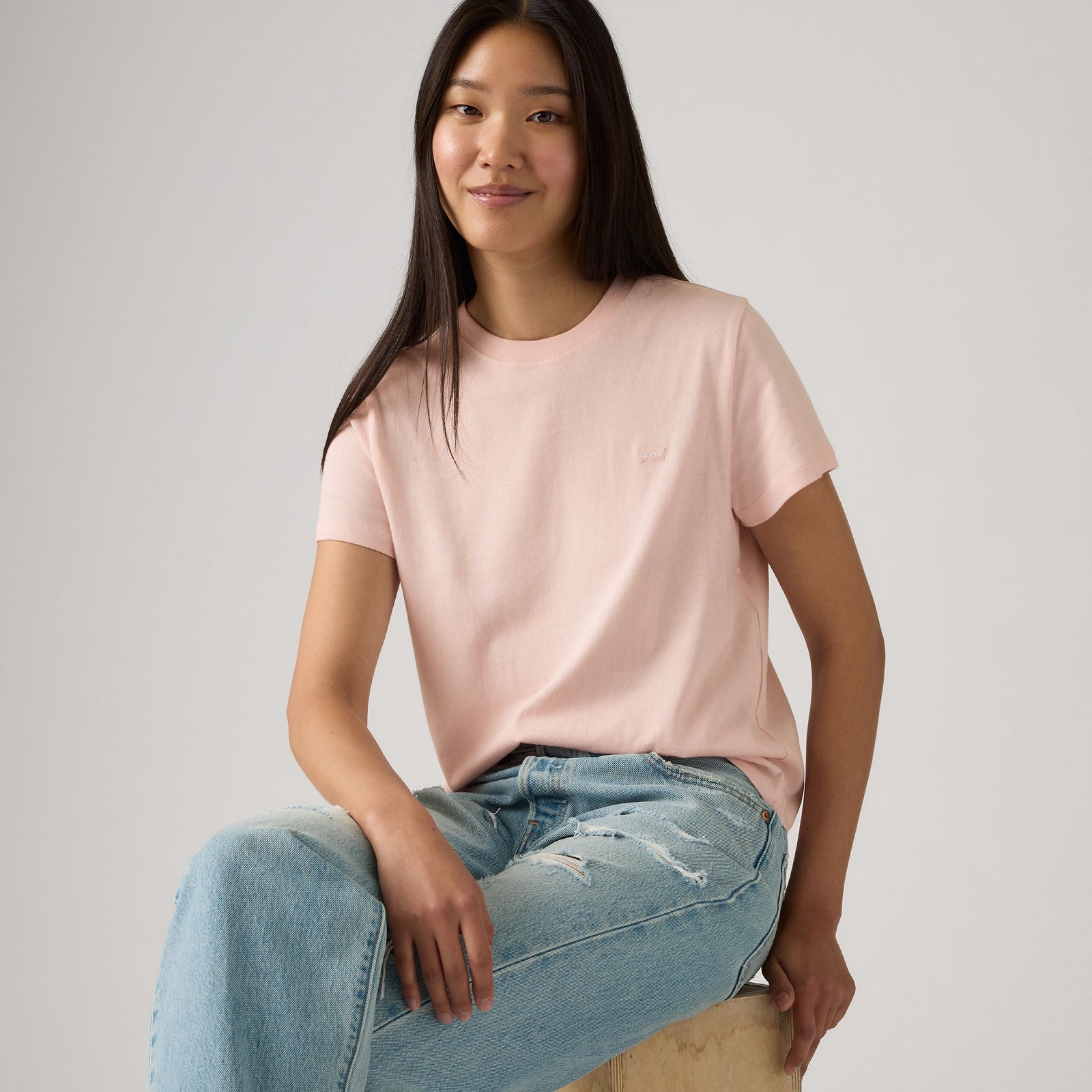 Main 4 - Levi's® Women's Favorite Cotton Tee - 005J20018