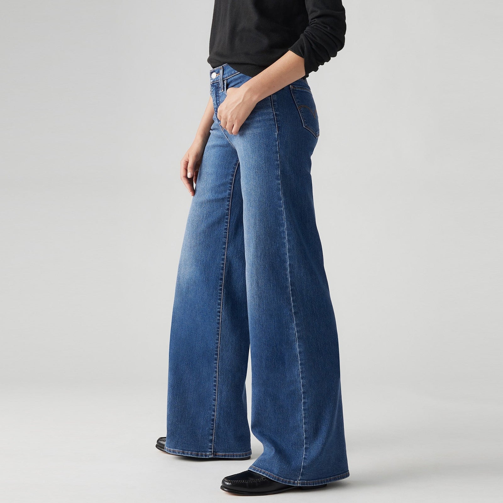 Main 5 - Levi's® Women's 318 Shaping Wide Leg Jeans - 001PZ0001