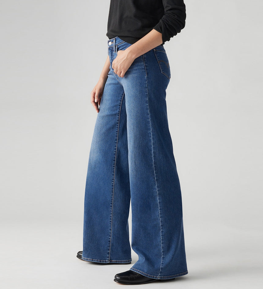 Wide-Leg 318 Jeans – Curve-Enhancing Fit in Clever Girl Wash