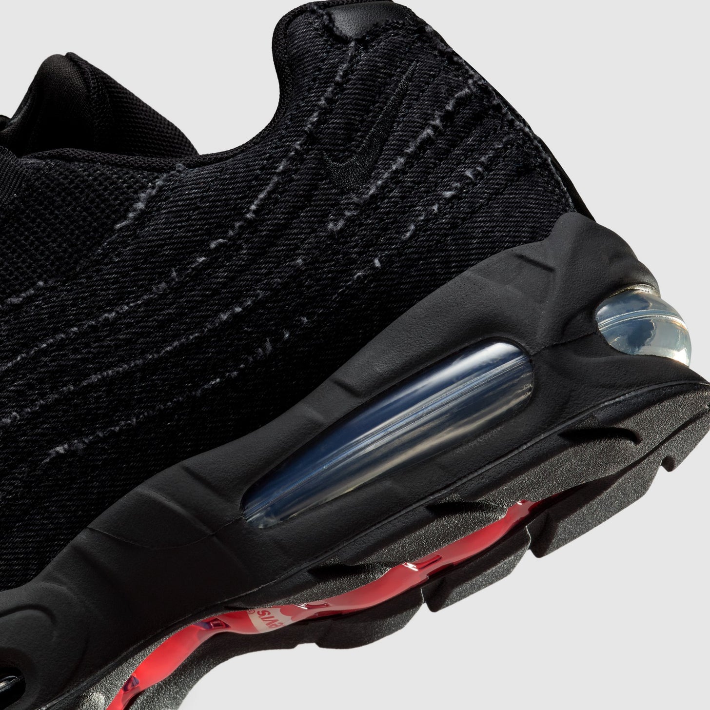 Main 5 - Levi's® x Nike Air Max 95 Black - 0061X0001