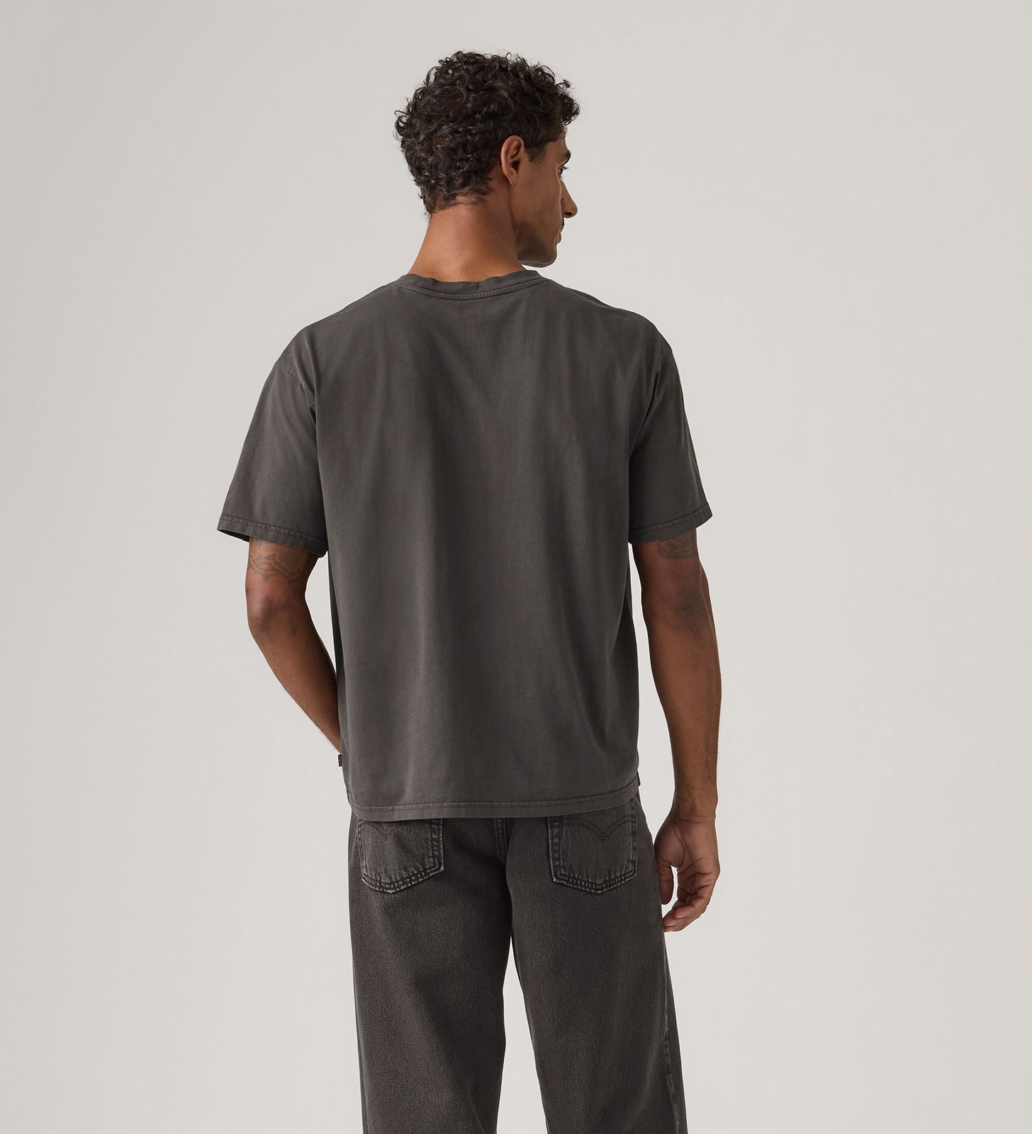Main 2 - Levi's® Men's Graphic Boxy Tee - 004H00017