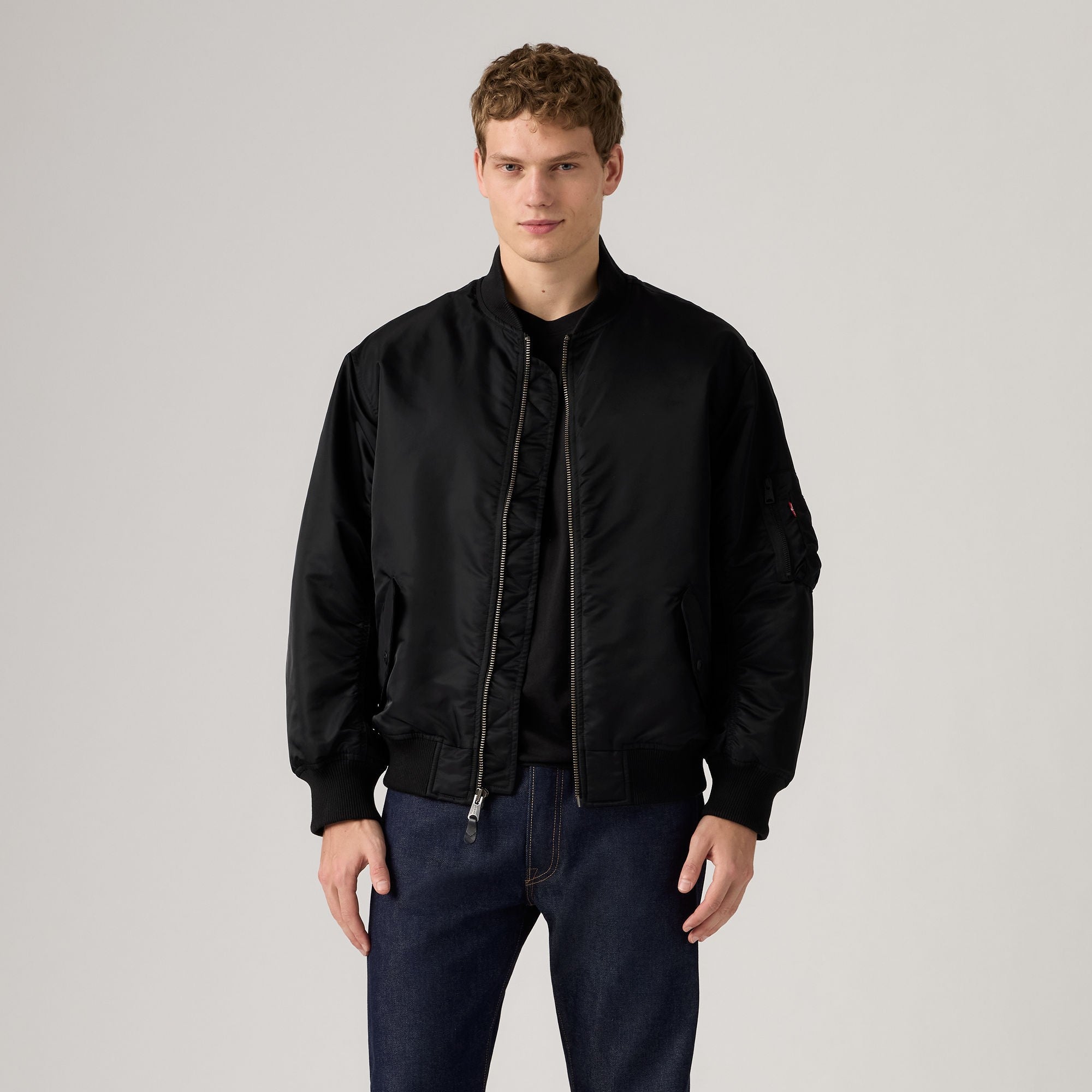   Jeans Ma-1 Bomber Jacket 黒 Levi's® Men's MA-1 Bomber Jacket