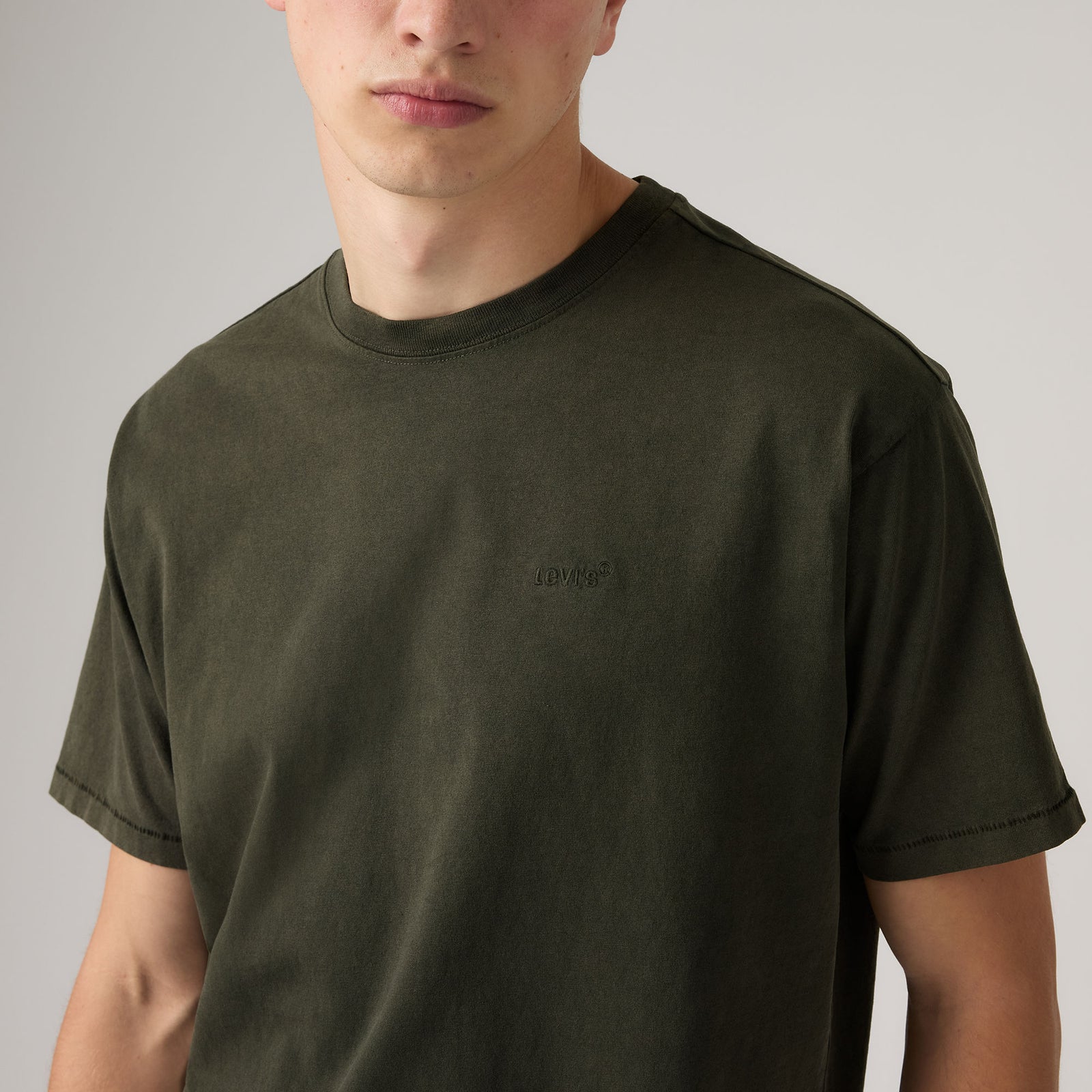 Main 4 - Levi's® Men's Red Tab Vintage T-Shirt - A06370210