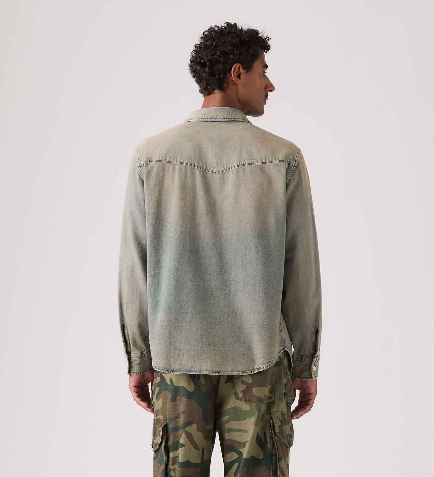 Main 2 - Levi's® Men's Relaxed Fit Western Shirt - A19190073