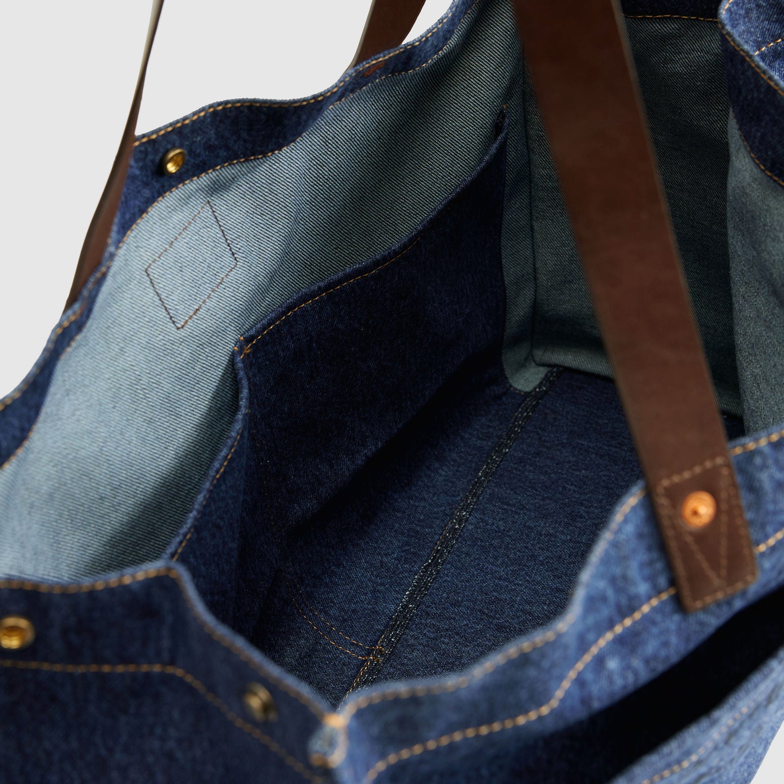 Main 6 - Levi's® Women's Heritage All-Day Tote Bag - 005D70003