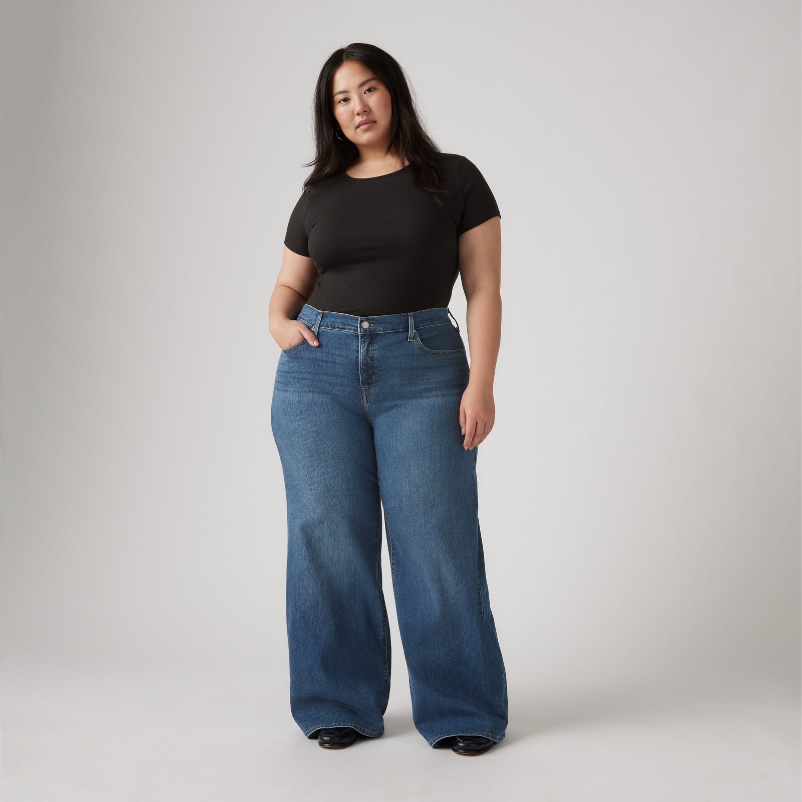 Main 4 - Levi's® Women's 318 Shaping Wide-Leg Jeans (Plus Size) - 0033F0000