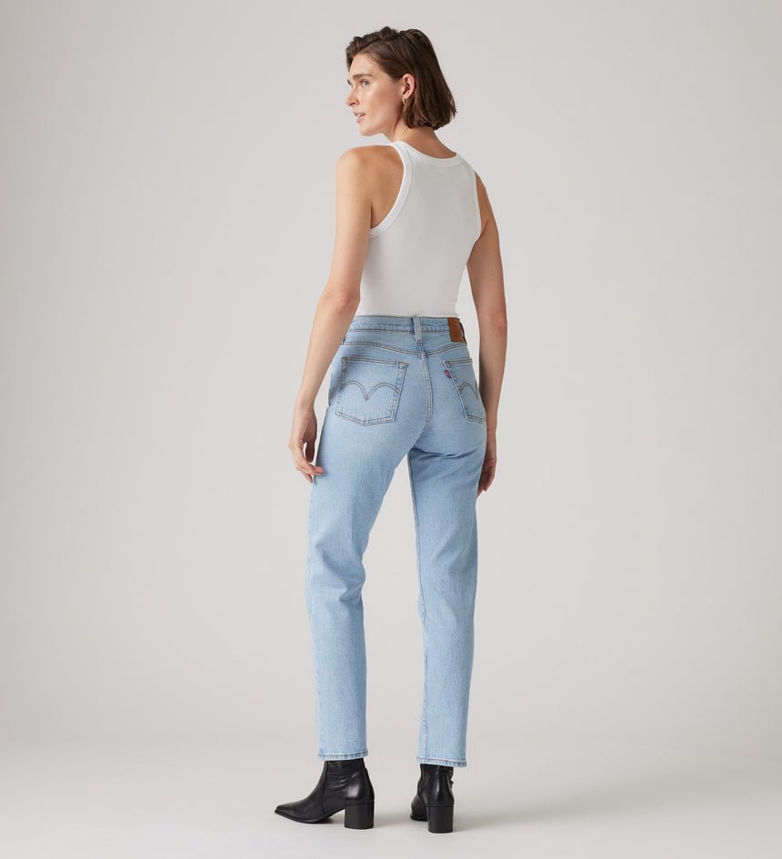 Wedgie Straight Jeans in Fully Baked Wash, Curve-Hugging Fit