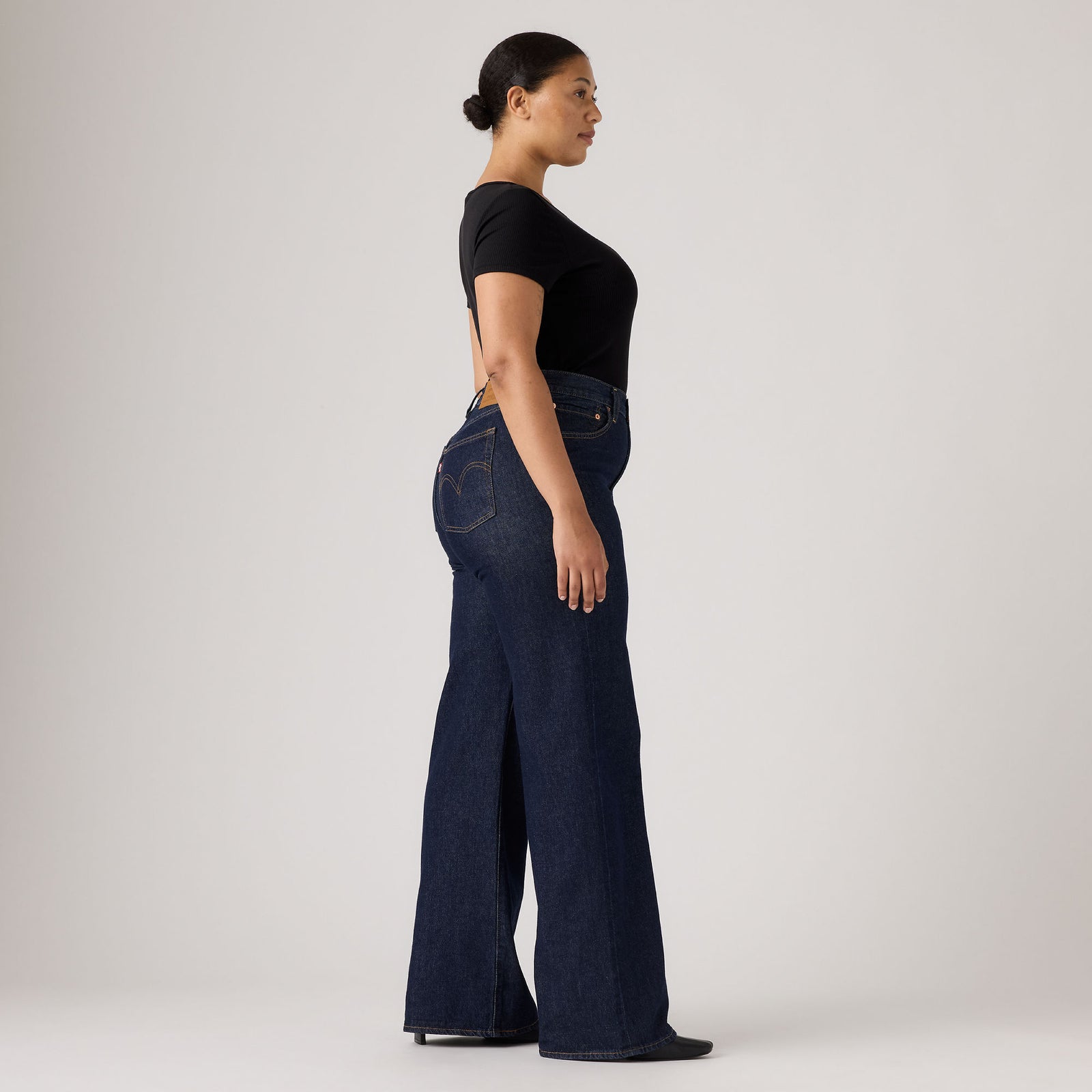 Main 7 - Levi’s® Women’s Ribcage Wide-Leg Jeans - A60810019