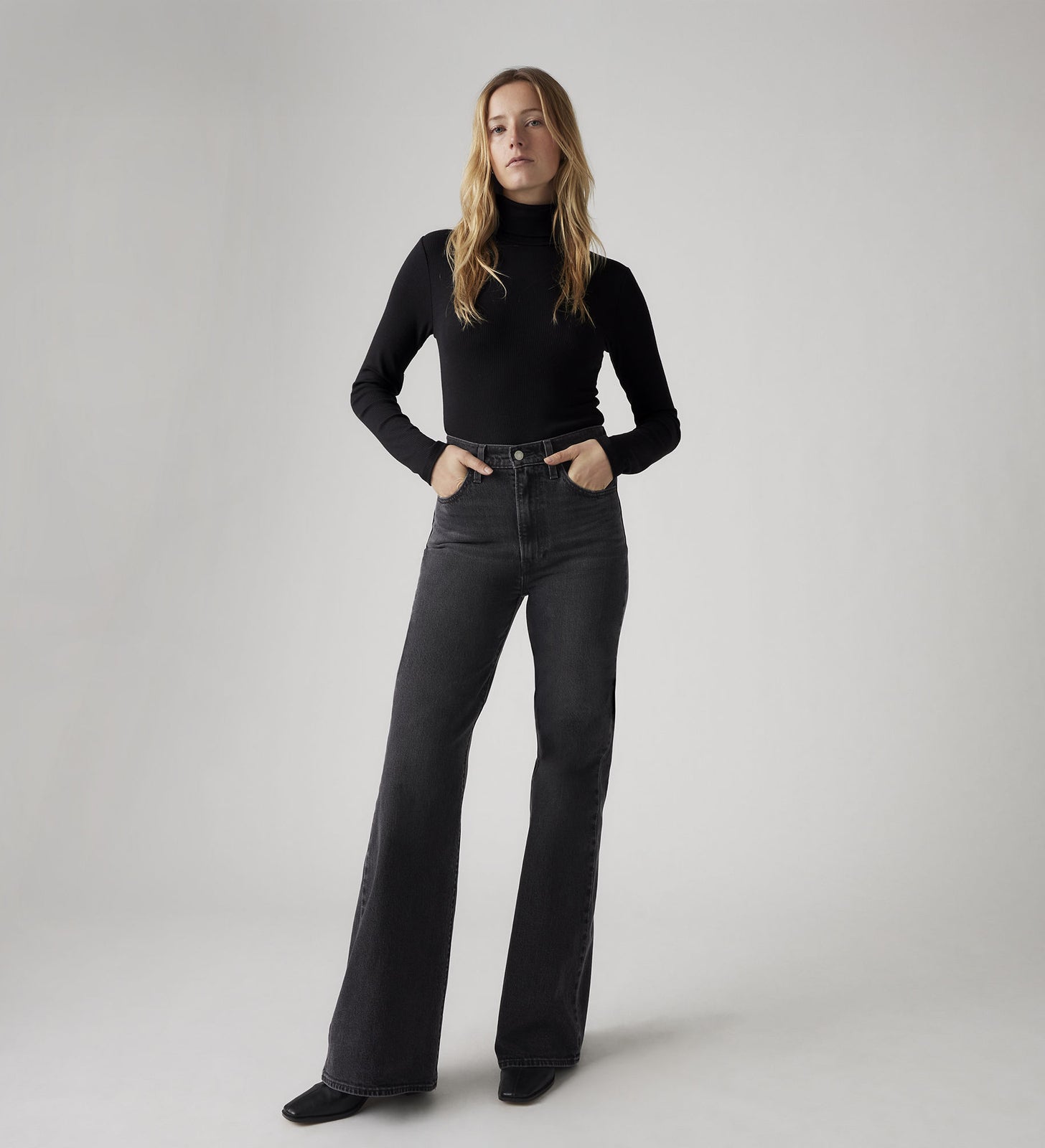 Main 1 - Levi's® Women's Ribcage Bell Jeans - A75030007
