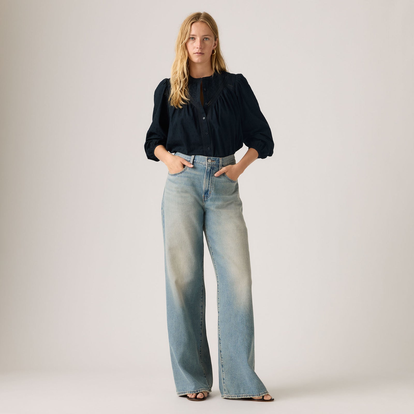 Main 2 - Levi's® Women's XL Straight Jeans SCL - 