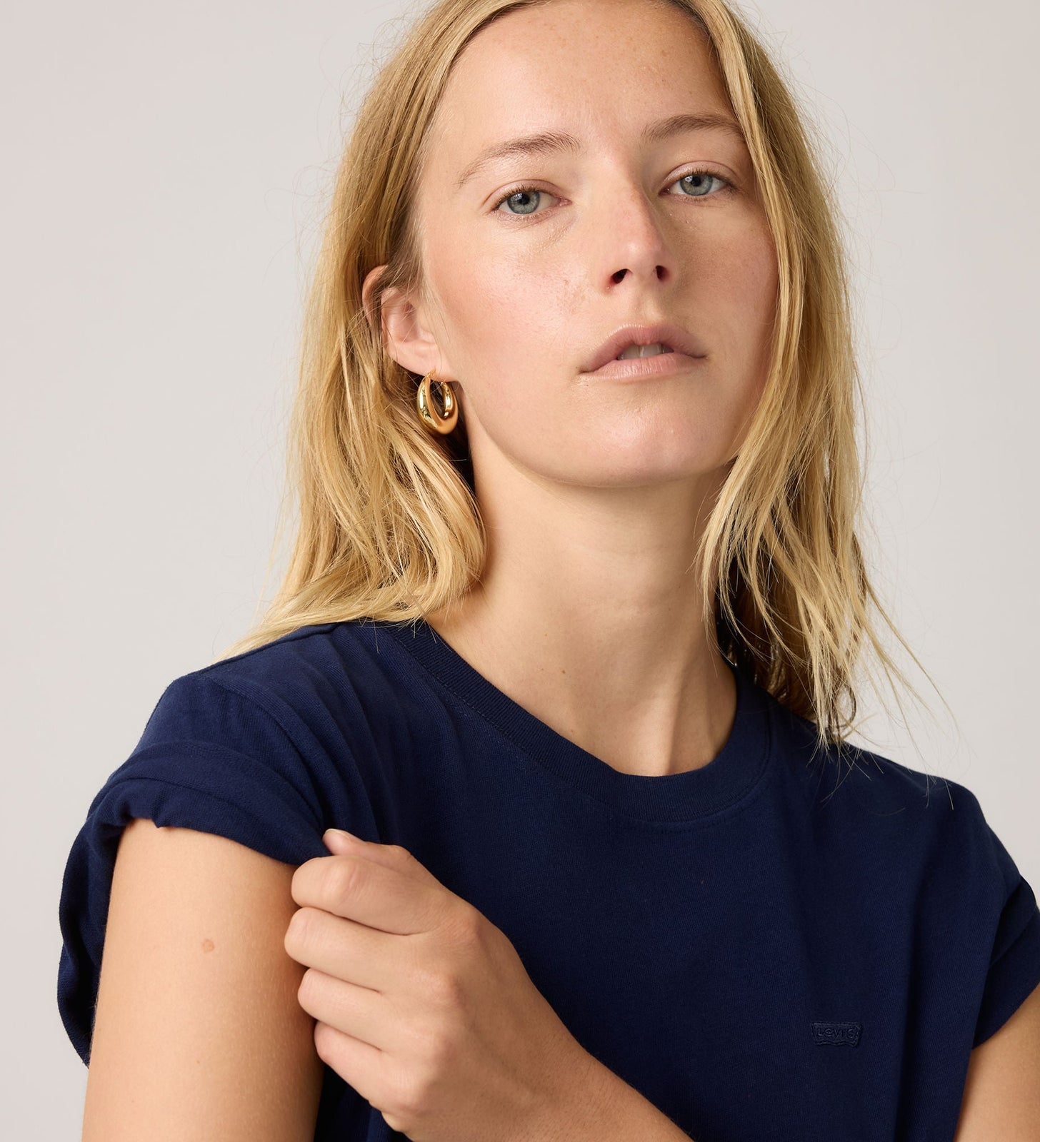 Main 4 - Levi's® Women's Favorite Cotton Tee - 005J20017