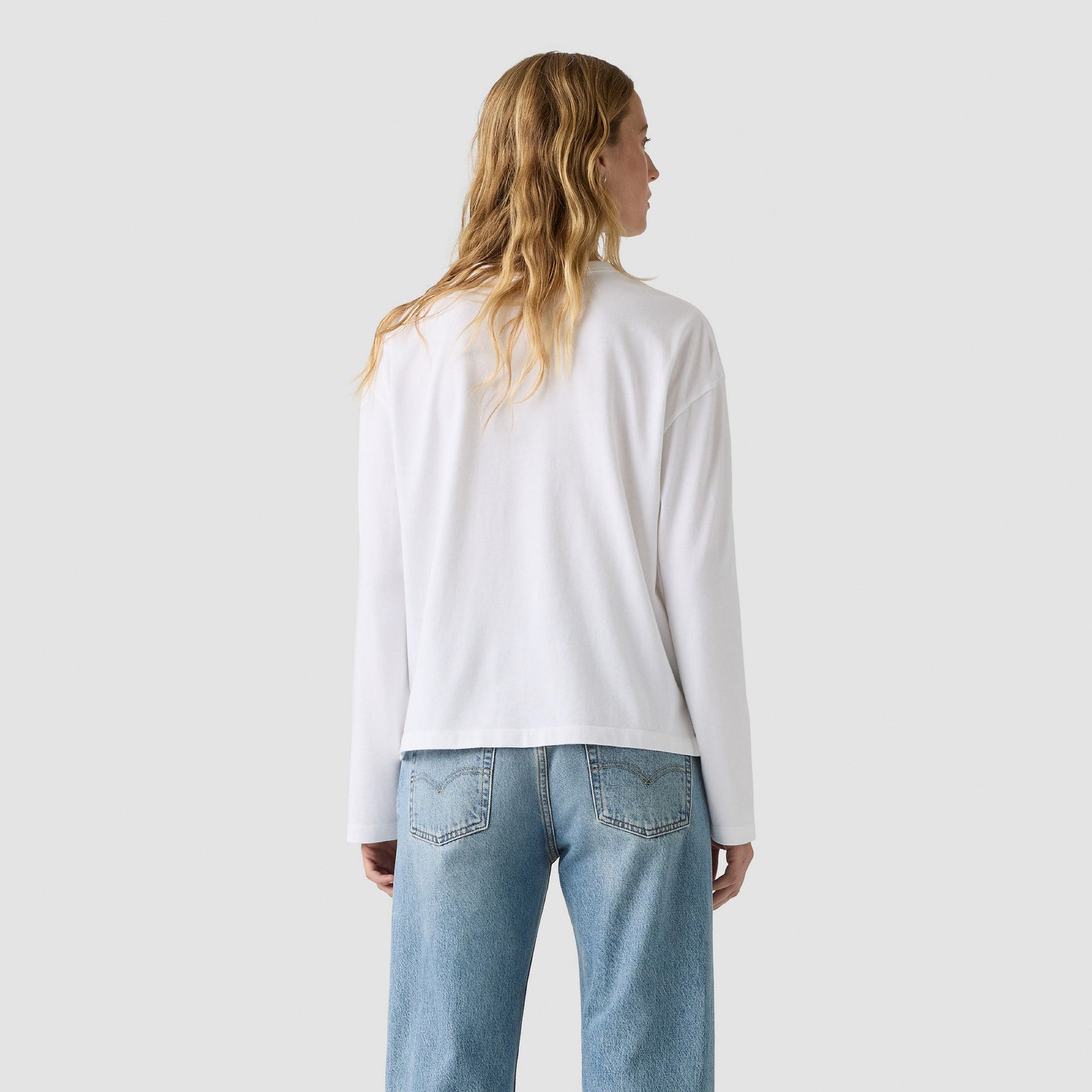 Main 4 - Levi's® Women's Vintage Long-Sleeve Tee - 0085S0000