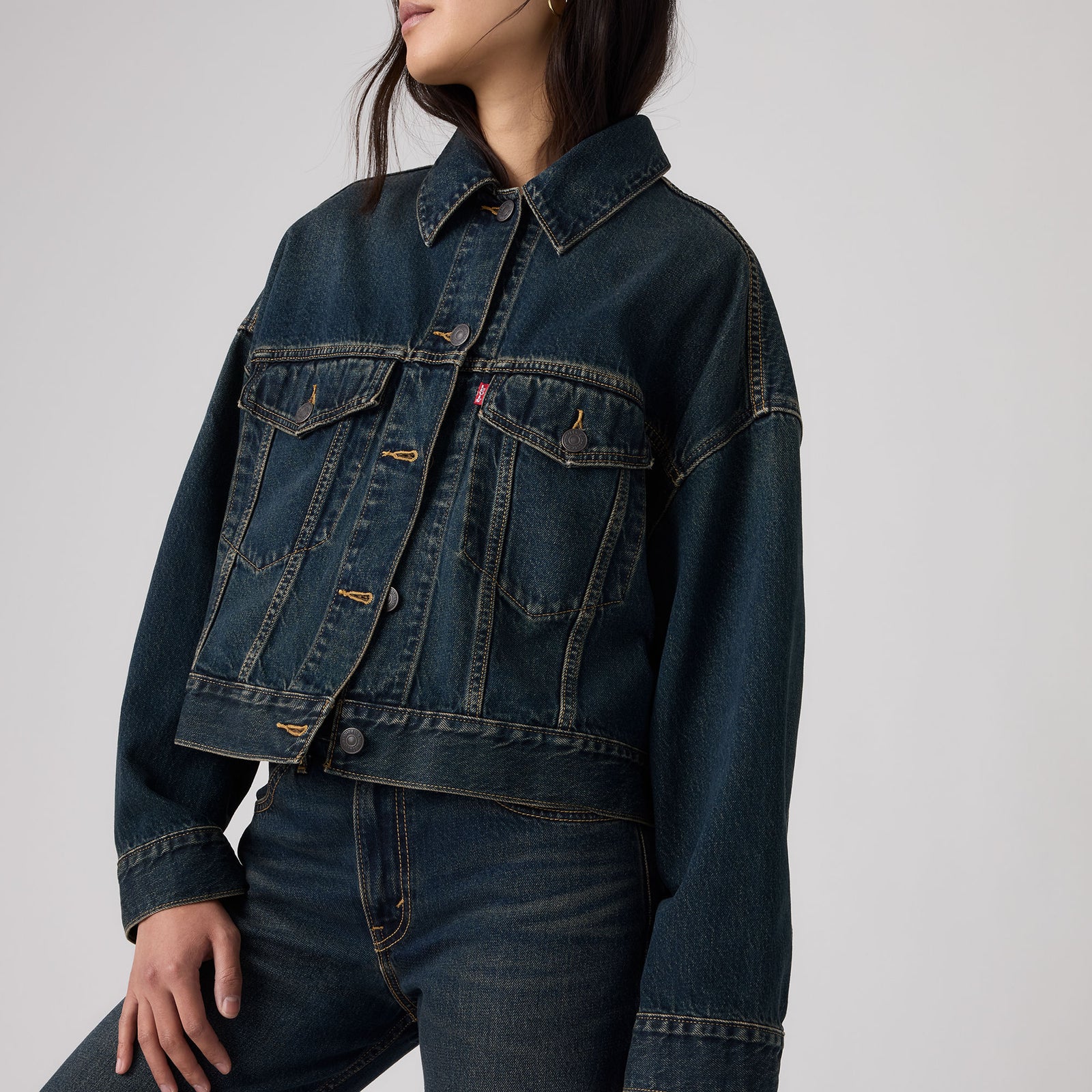 Main 4 - Levi's® Women's Loose Crop Trucker Jacket - 0089L0007