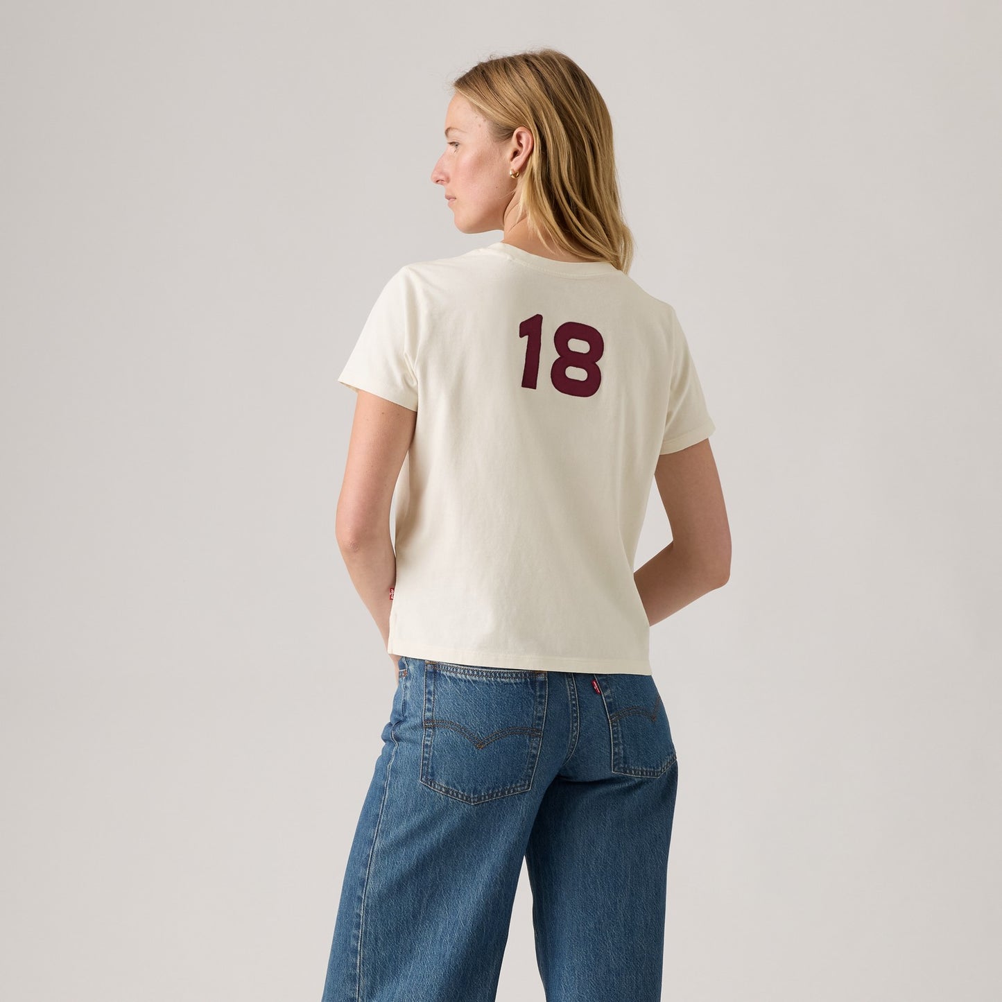 Levi's® Women's Graphic Boxy T-Shirt