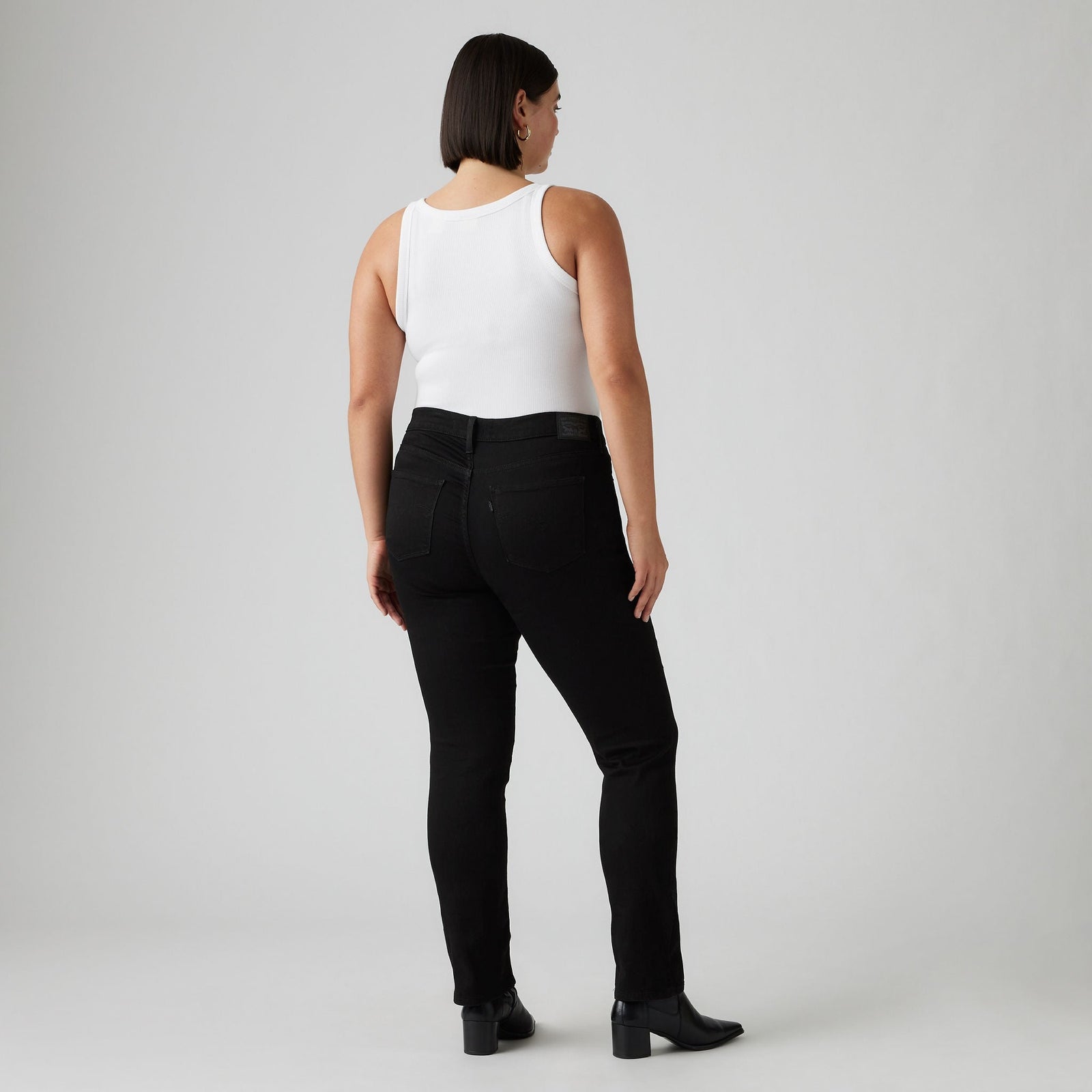 Main 2 - Levi’s® Women's 312 Shaping Slim Jeans - 196270000