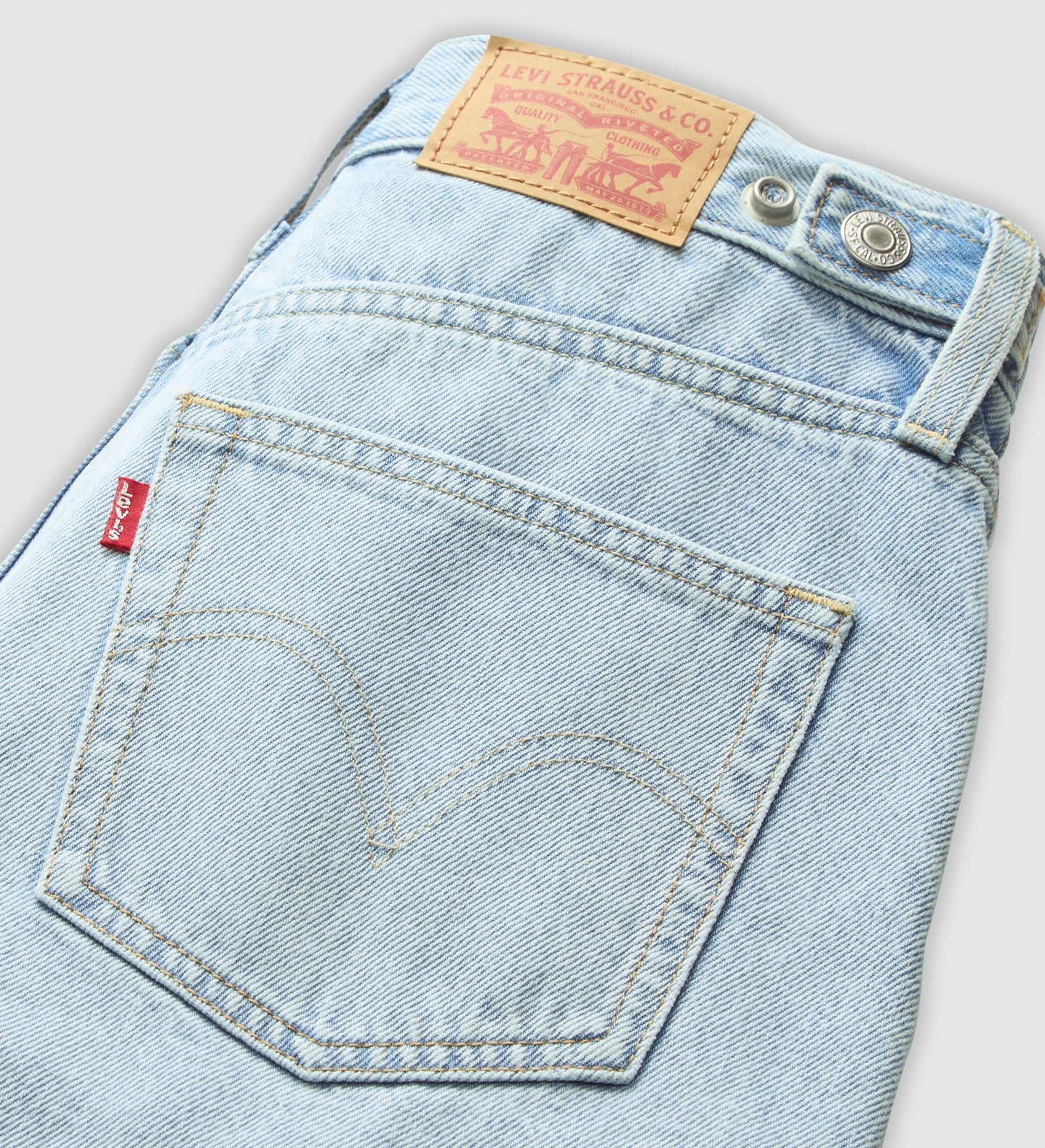 Main 7 - Levi's® Women's Cinch Mid-Thigh Shorts - 003KI0004