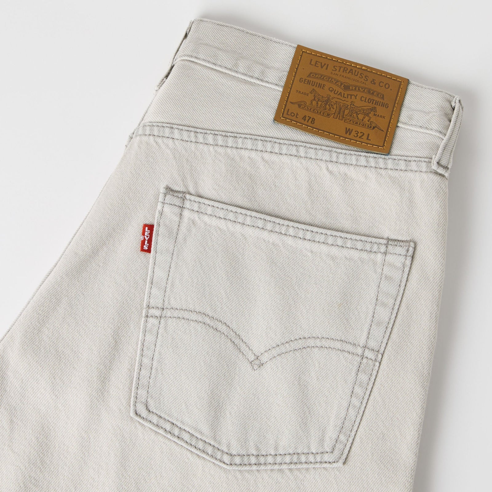 Main 7 - Levi's® Men's 478 Baggy Shorts - 001JM0030