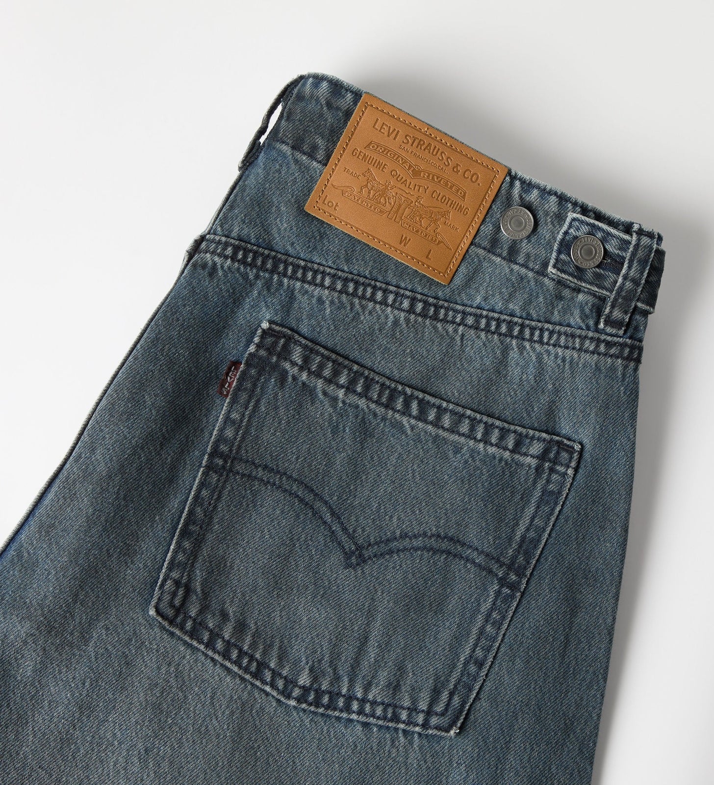 Main 7 - Levi's® Men's Baggy Barrel Jeans - 0057O0010