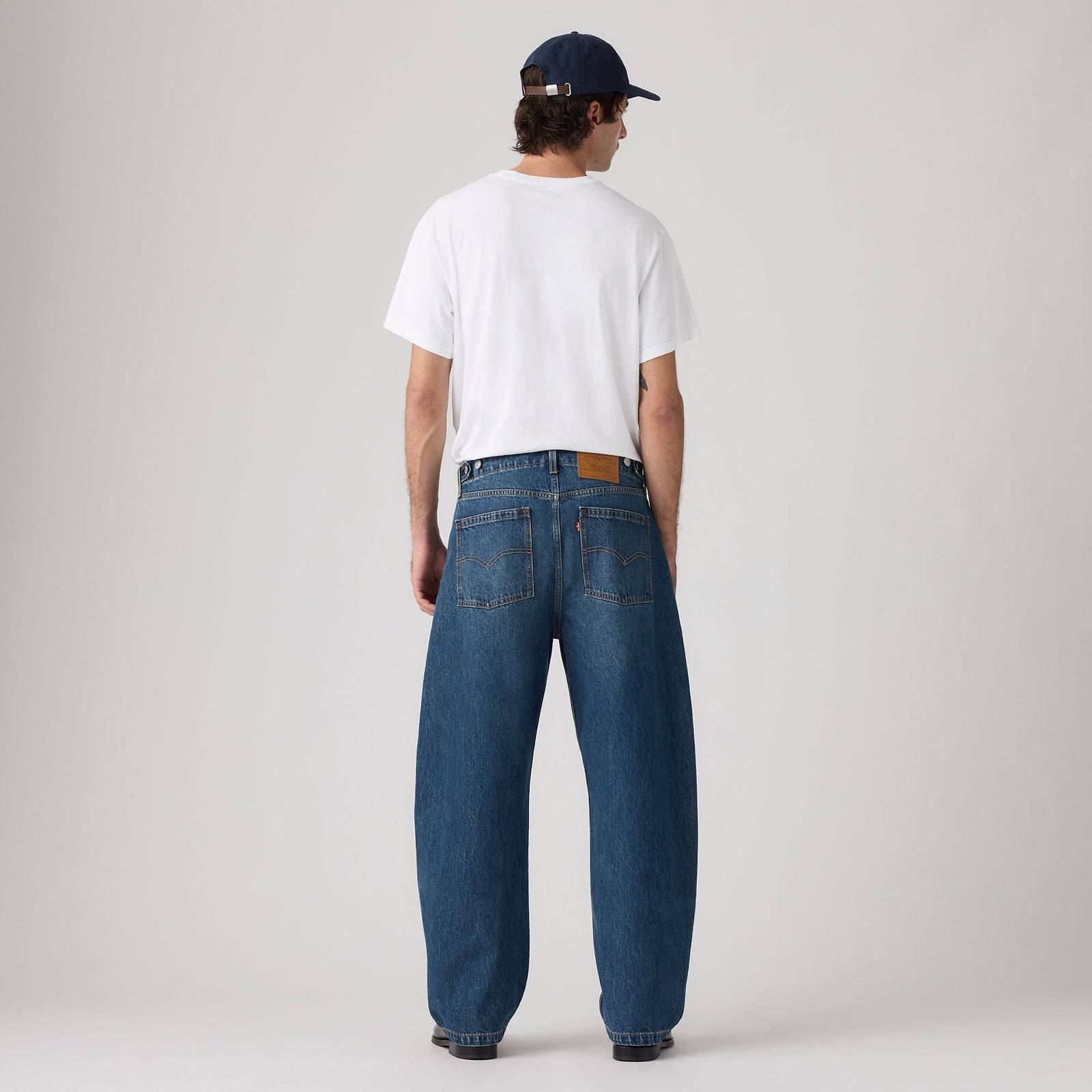 Main 2 - Levi's® Men's Baggy Barrel Jeans - 0057O0001