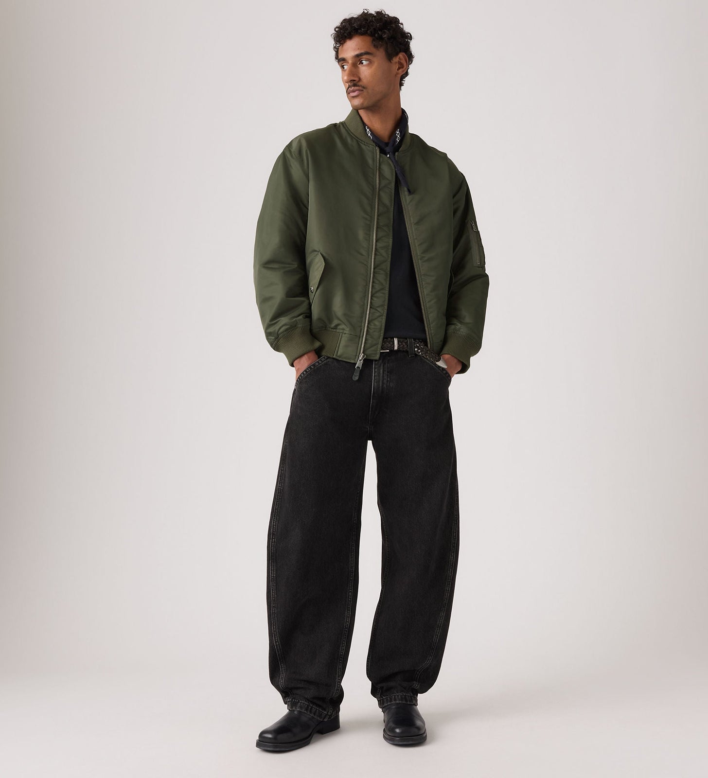 Main 4 - Levi's® Men's Baggy Barrel Jeans - 0057O0003