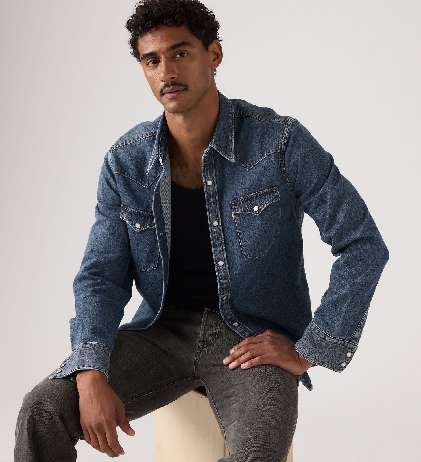 Main 1 - Levi's® Men's Barstow Standard Fit Western Shirt - 857440117