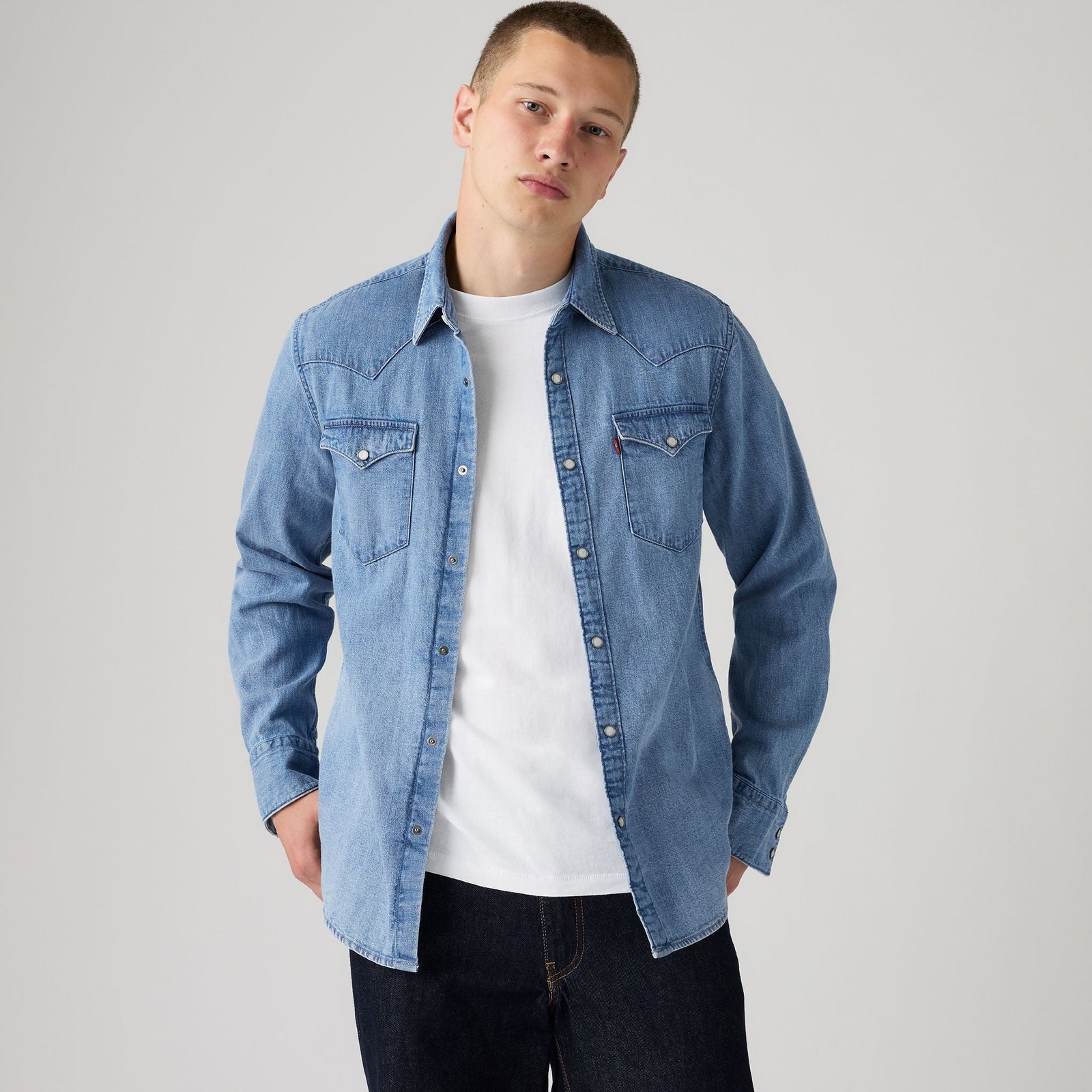 Main 1 - Levi's® Men's Barstow Standard Fit Western Shirt - 857440126