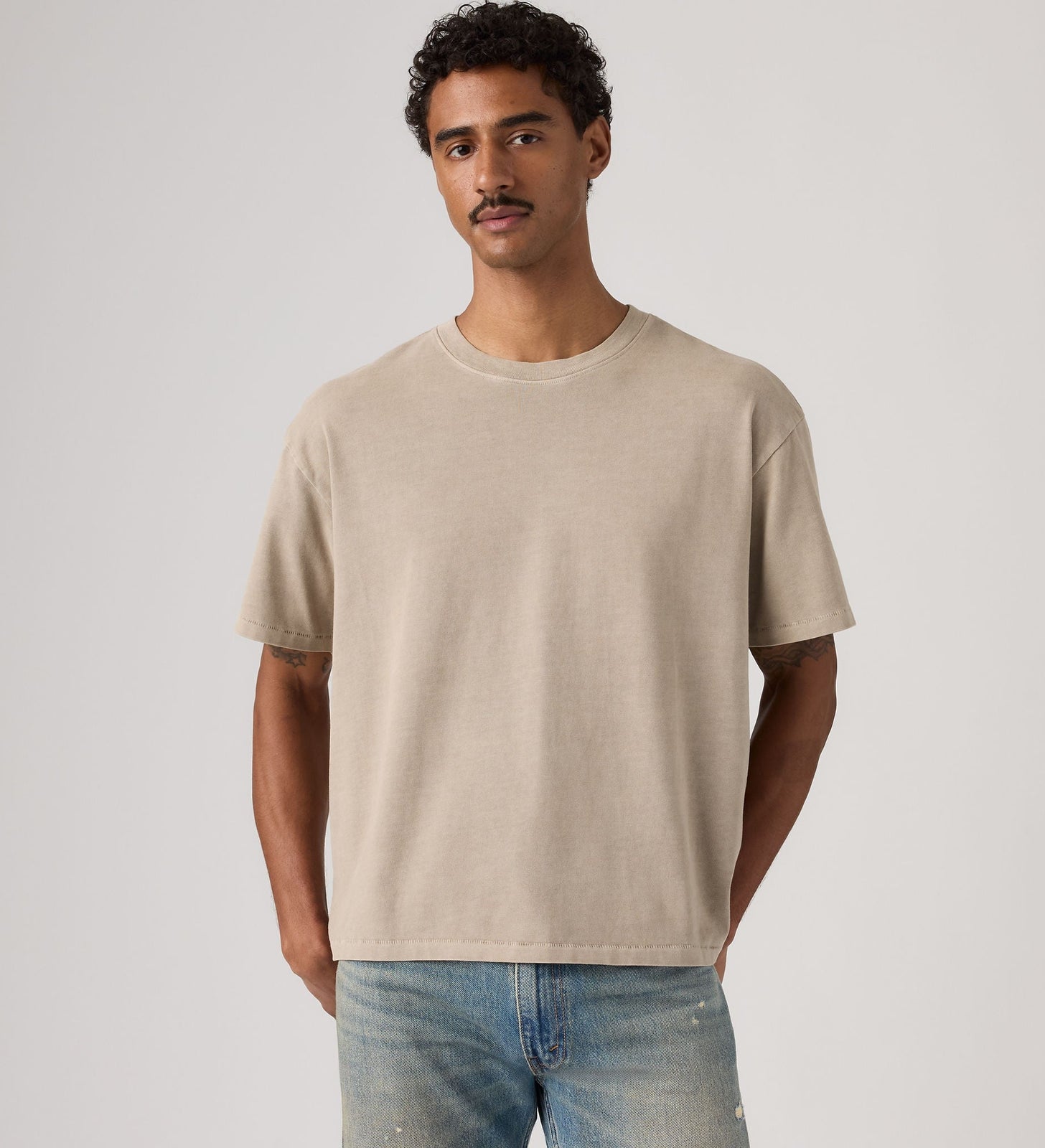 Main 1 - Levi's® Men's Boxy Short-Sleeve Tee - 0049F0039