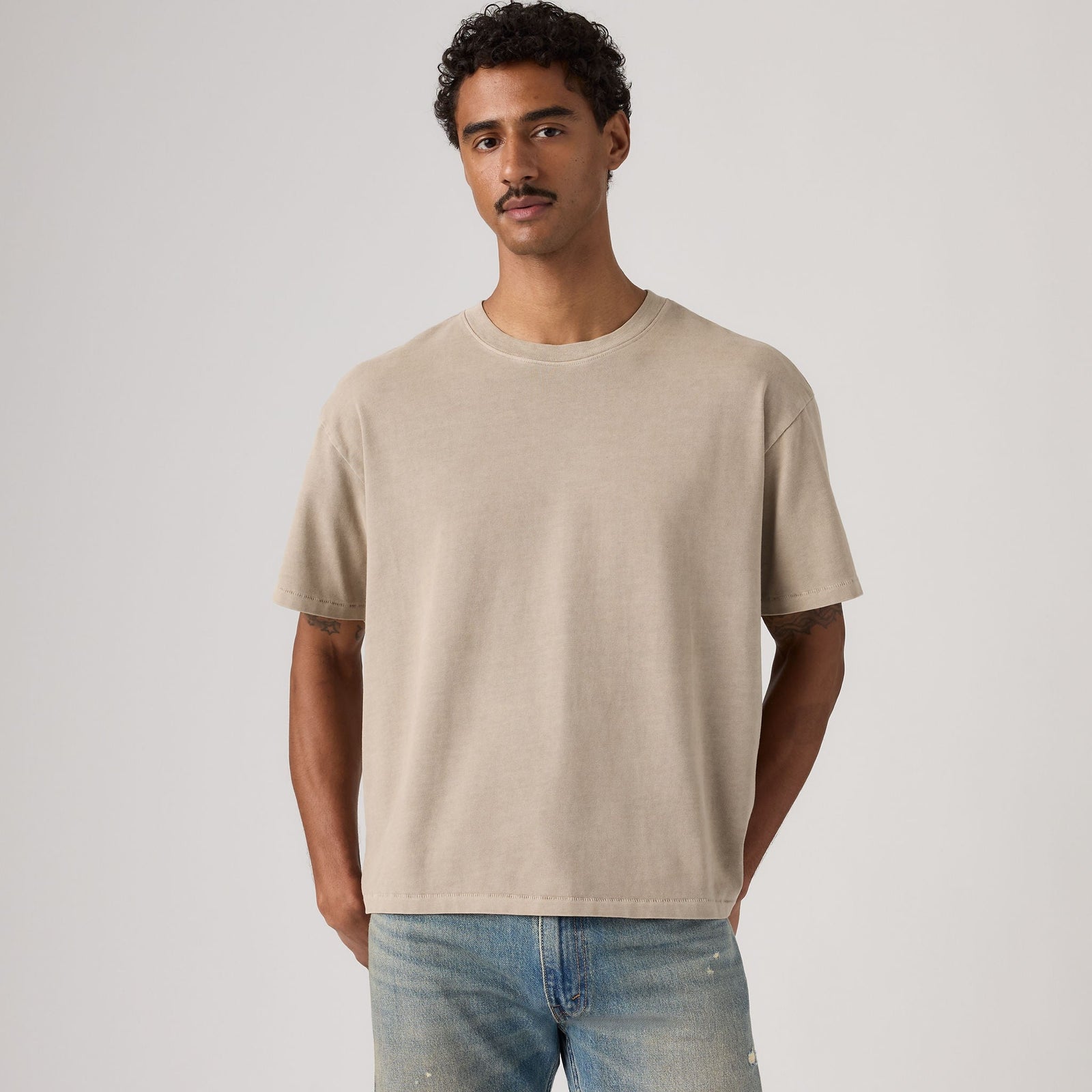 Main 1 - Levi's® Men's Boxy Short-Sleeve Tee - 0049F0039
