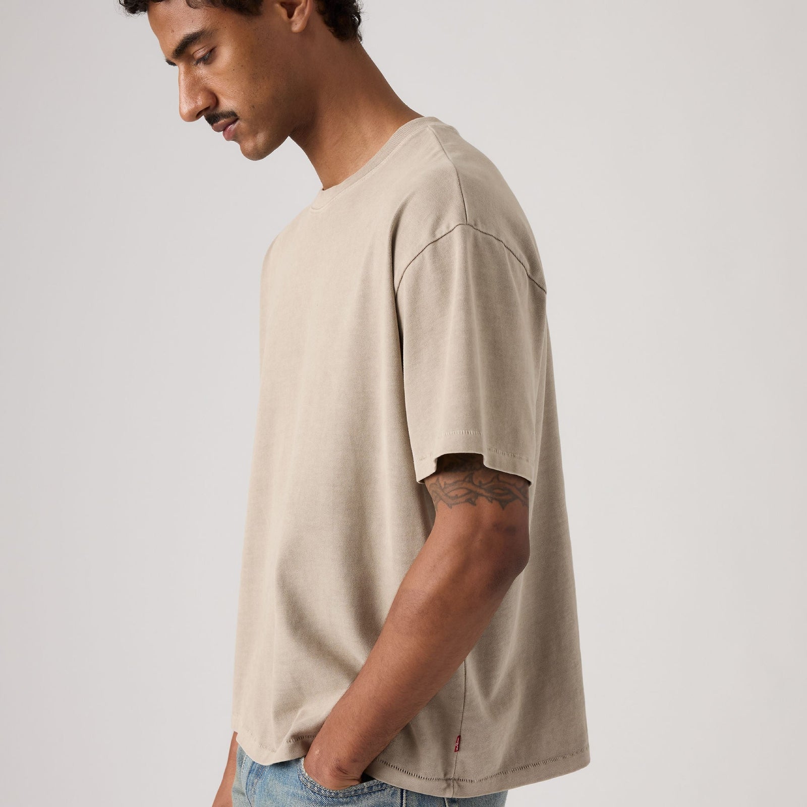 Main 4 - Levi's® Men's Boxy Short-Sleeve Tee - 0049F0039