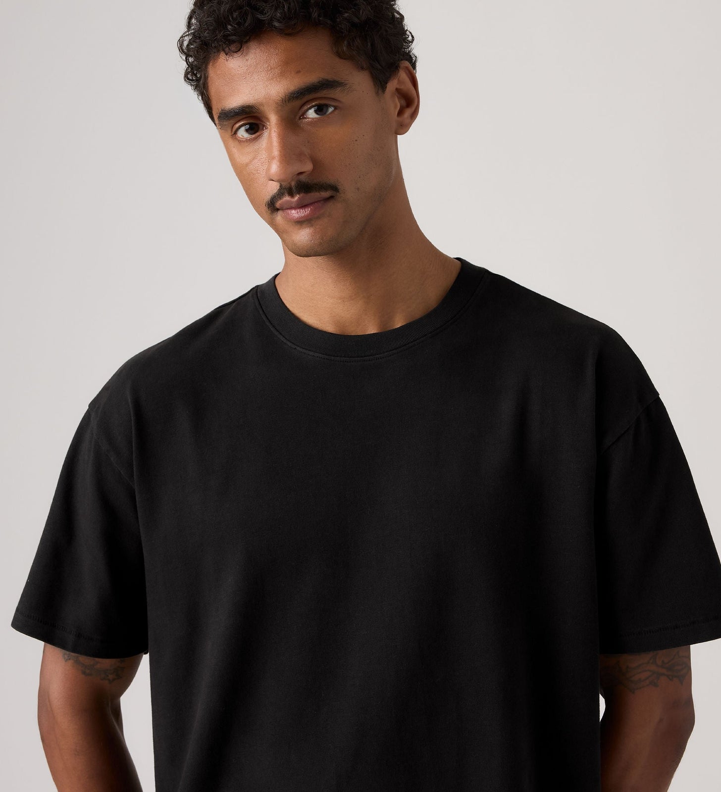Main 4 - Levi's® Men's Boxy Short-Sleeve Tee - 0049F0041