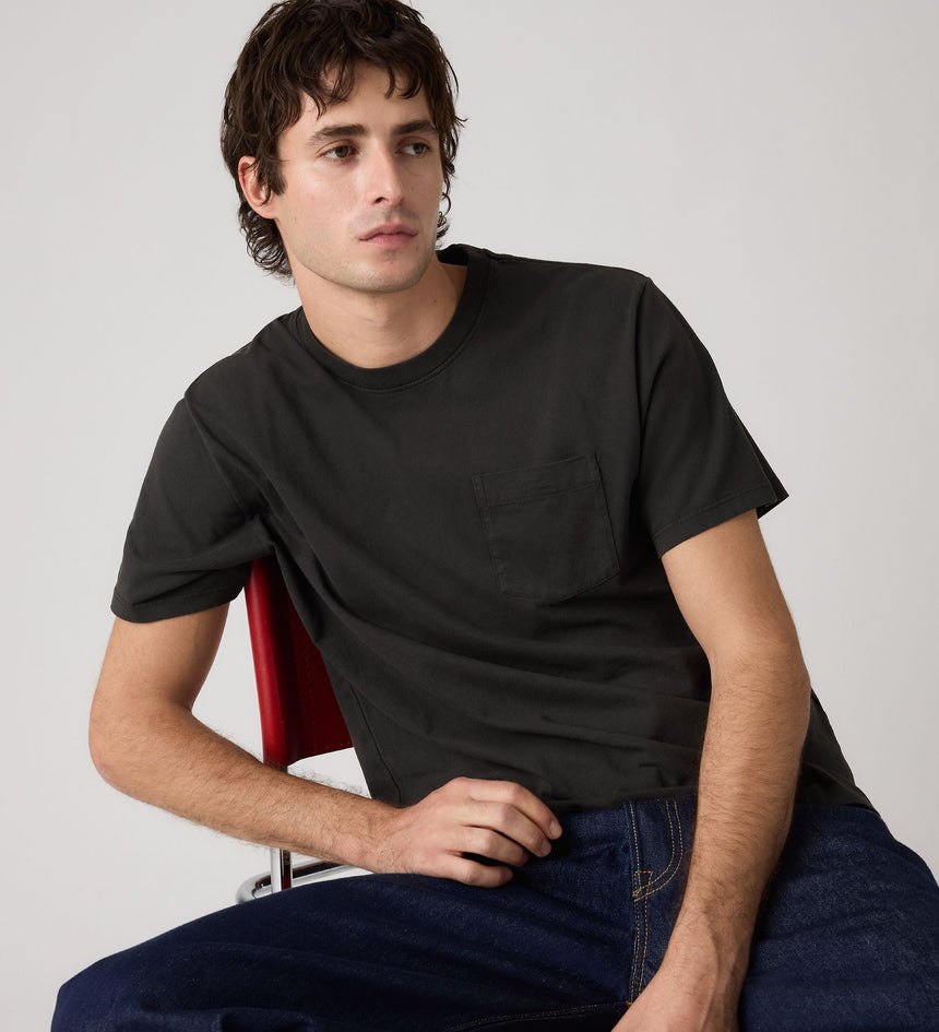 Main 4 - Levi's® Men's Essential Pocket Tee - 005H00039
