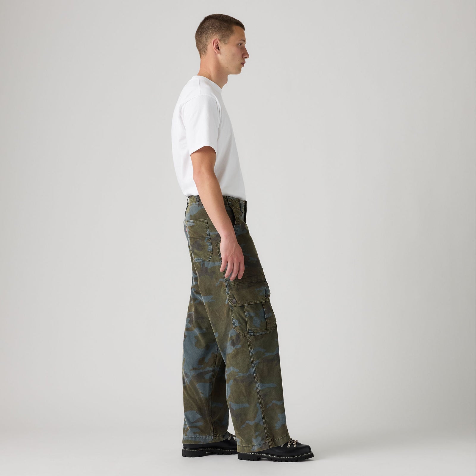 Main 4 - Levi's® Men's Extra Baggy Cargos - 007W60003