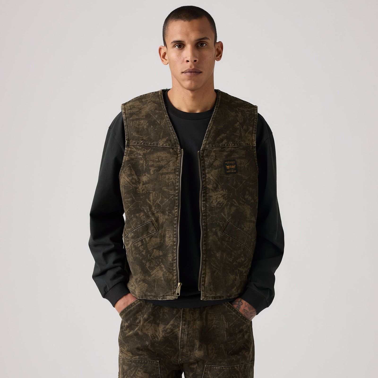 Main 1 - Levi's® Men's Saratoga Vest - 0083C0001