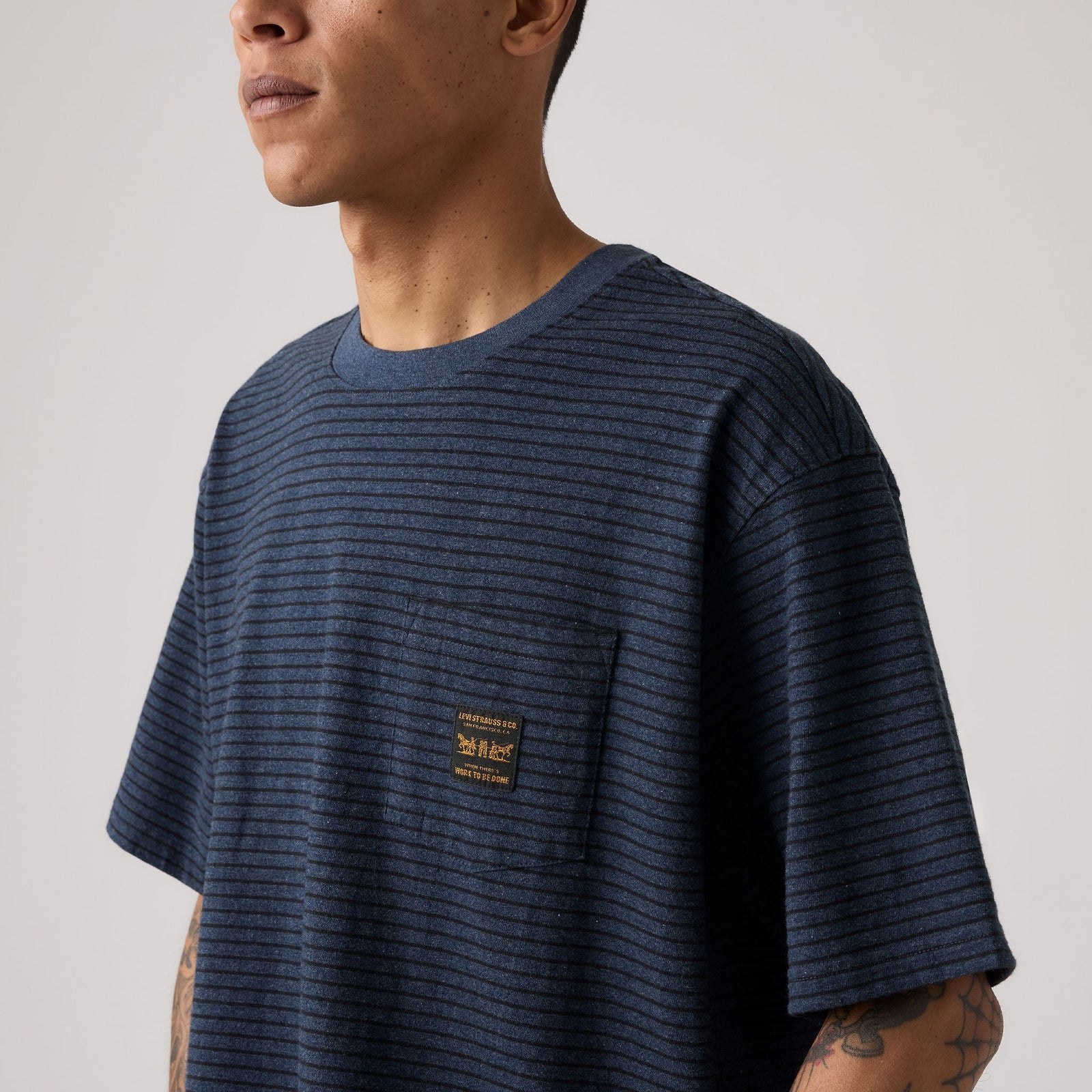 Main 4 - Levi's® Men's Short-Sleeve Workwear Pocket T-Shirt - 008AB0004