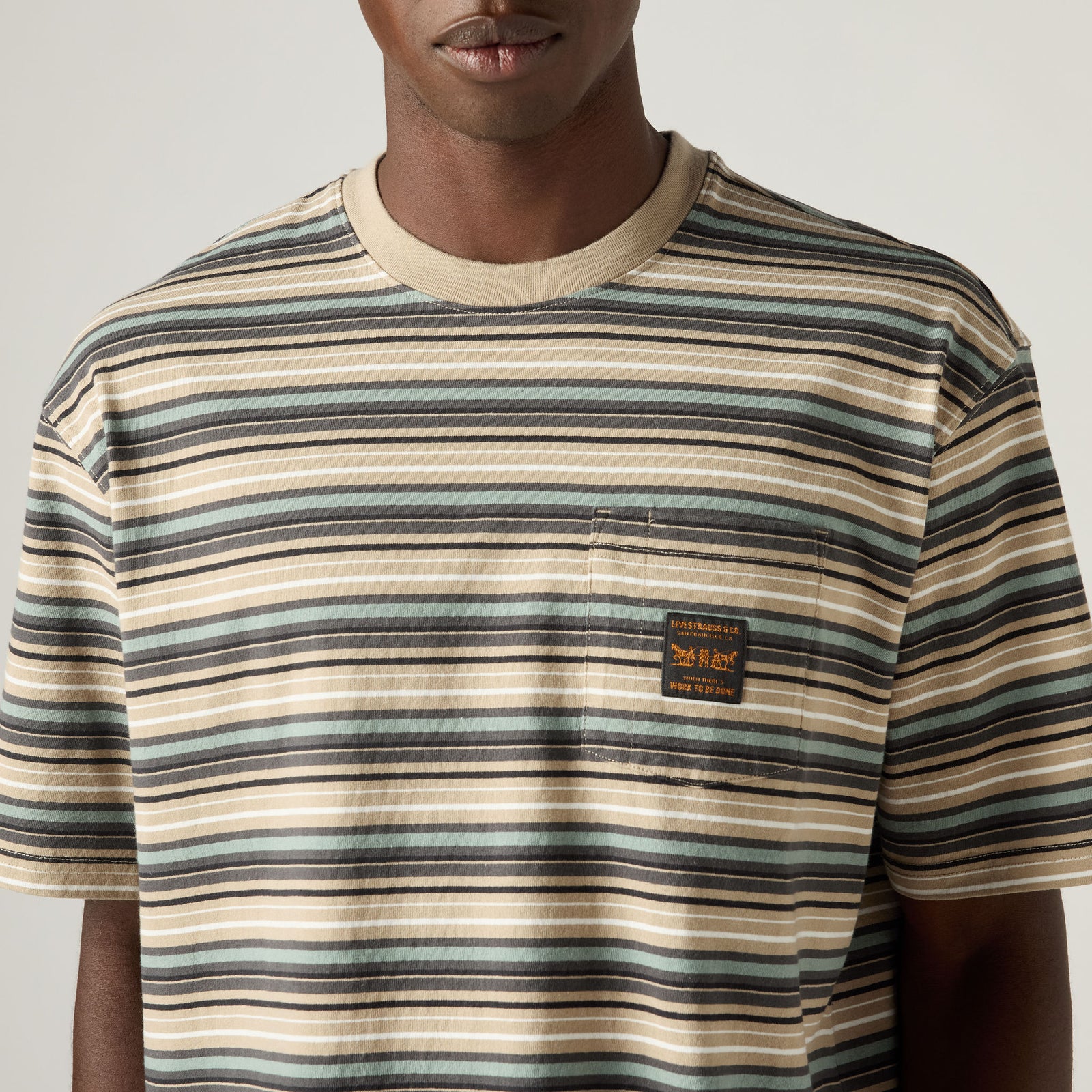 Main 4 - Levi's® Men's Short-Sleeve Workwear Pocket T-Shirt - 008AB0005