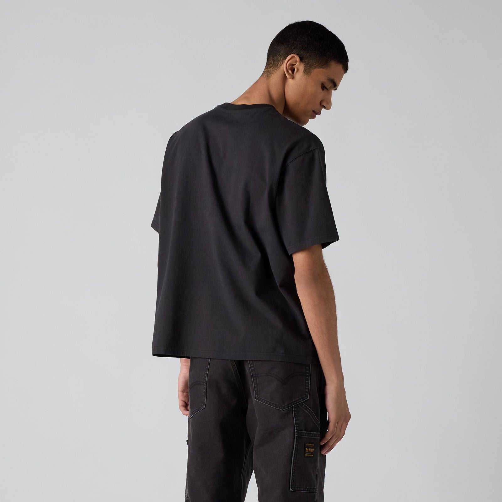 Main 2 - Levi's® Men's Short-Sleeve Workwear Pocket T-Shirt - 008AB0009