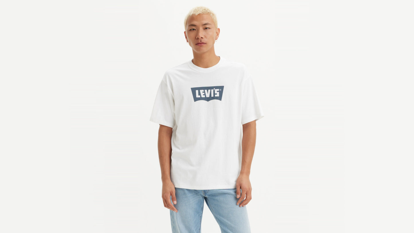 Levi's Men's Vintage Batwing Graphic T-Shirt in white, worn front-facing