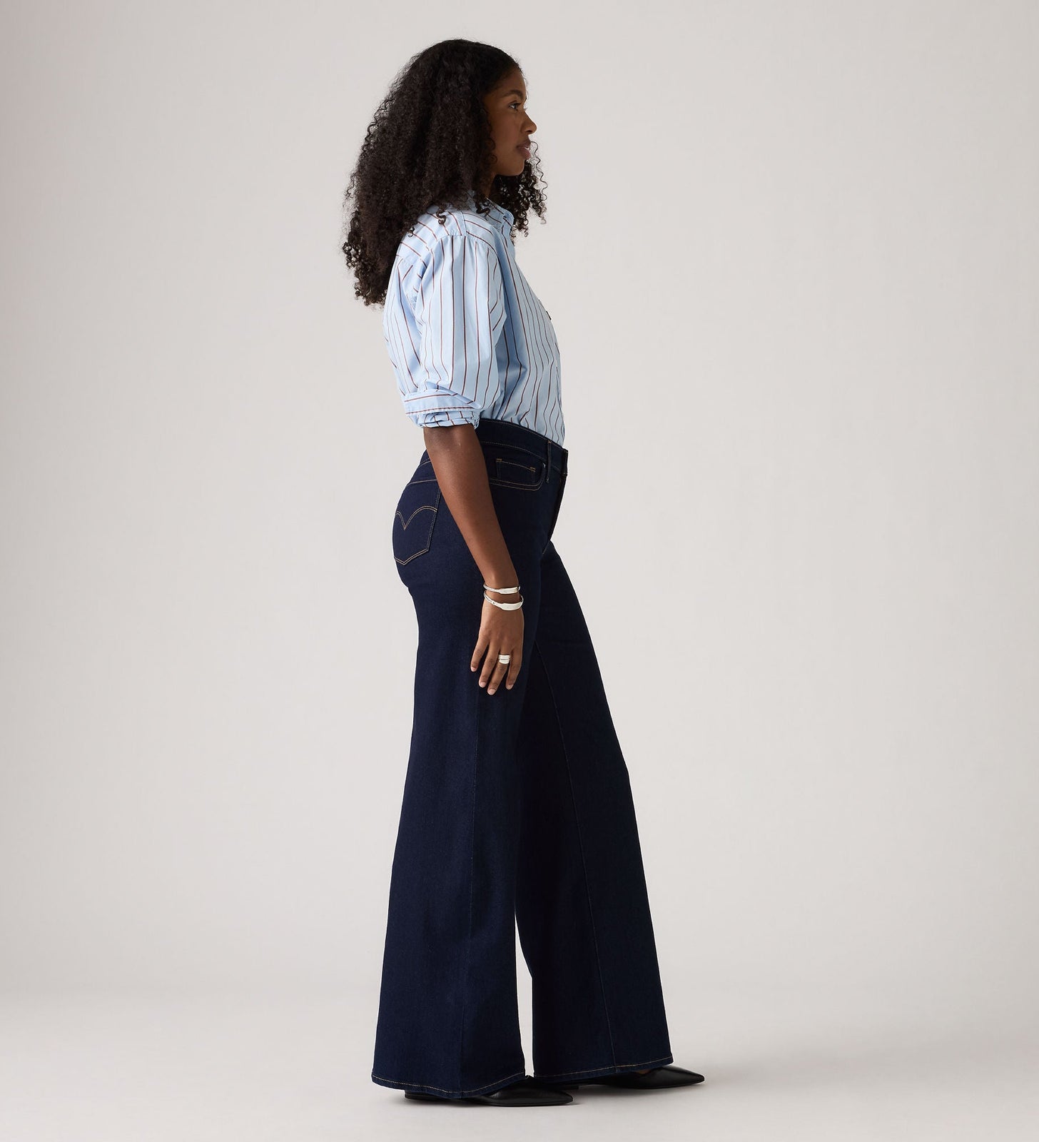 Main 4 - Levi's® Women's 318 Shaping Wide-Leg Jeans - 001PZ0009