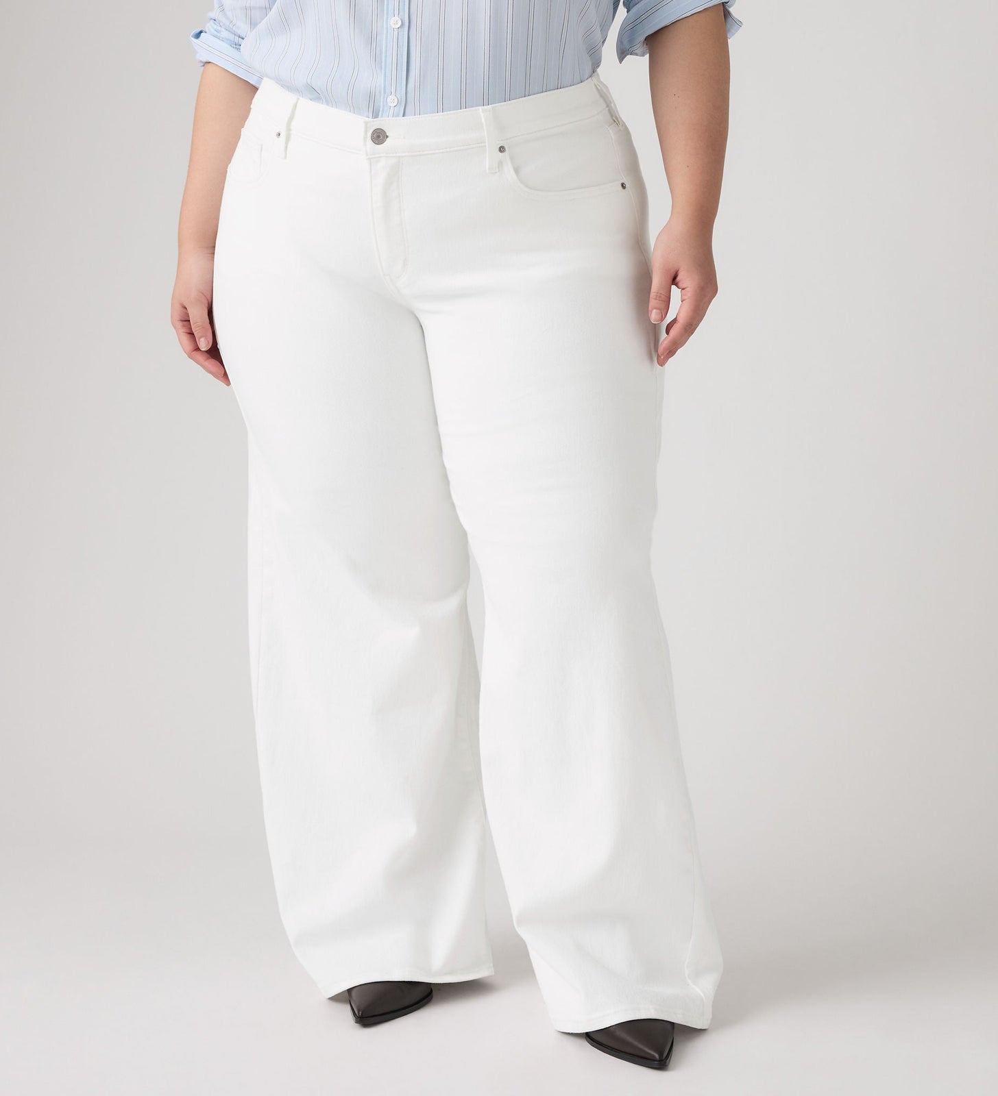 Main 5 - Levi's® Women's 318 Shaping Wide-Leg (Plus Size) - 0033F0003