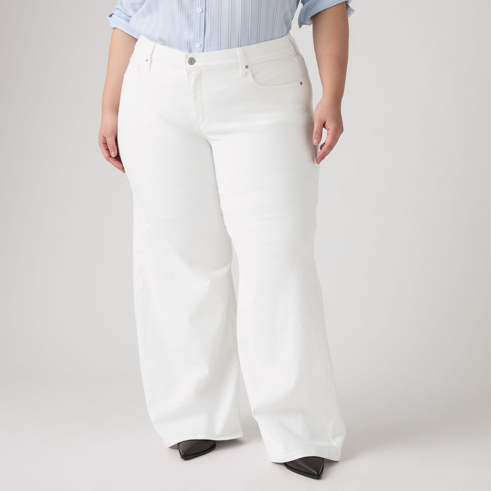 Main 5 - Levi's® Women's 318 Shaping Wide-Leg (Plus Size) - 0033F0003