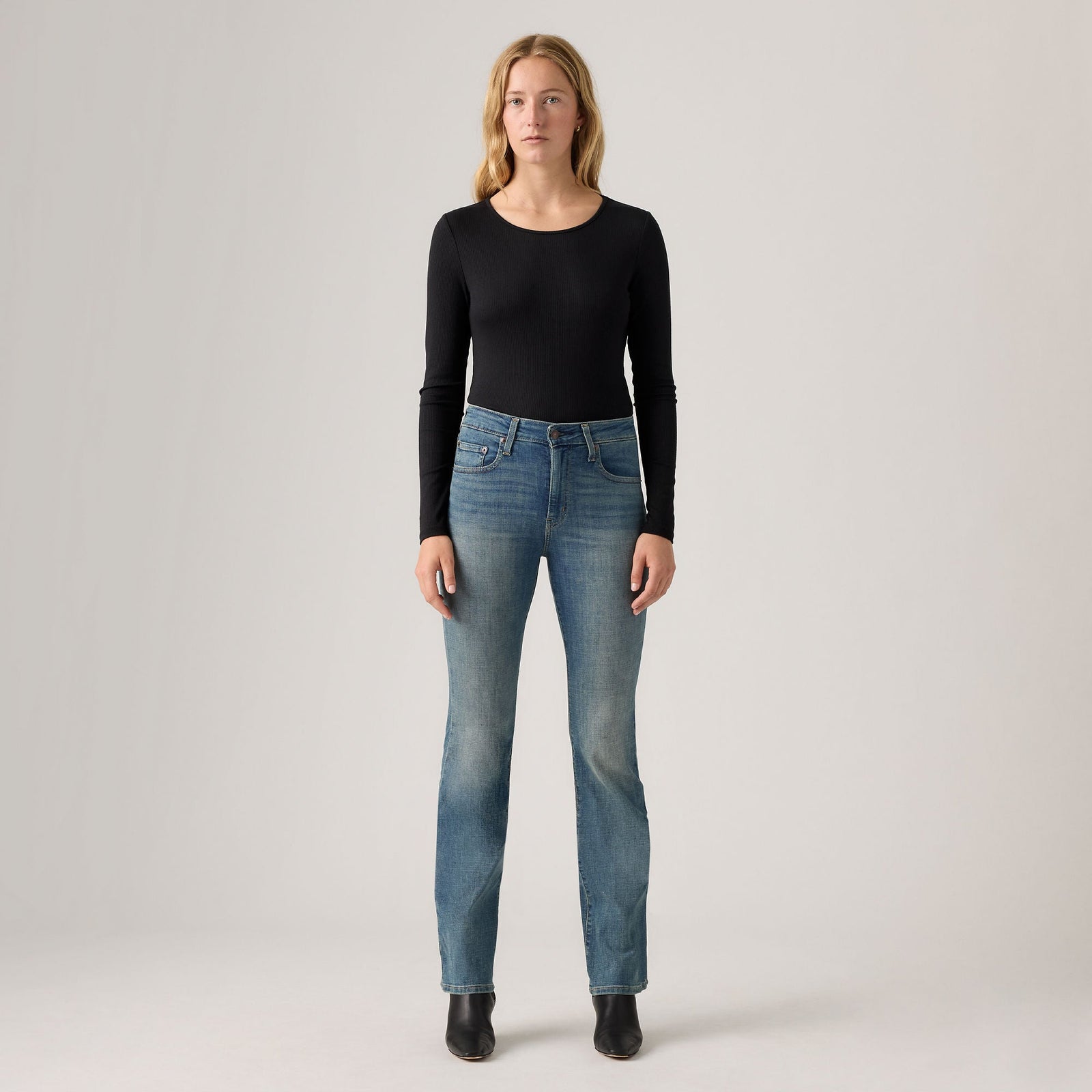 Main 3 - Levi's® Women's 725 High-Rise Bootcut Jeans SCL - 