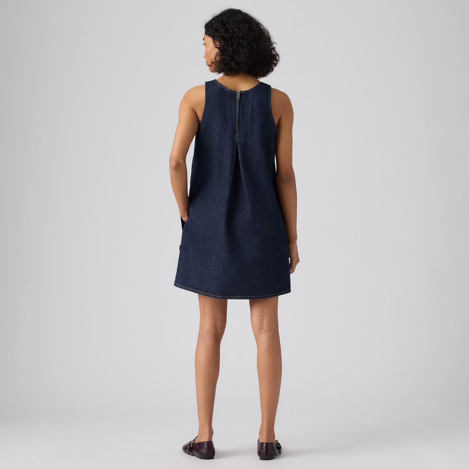 Main 2 - Levi's® Women's '90s Shift Dress - 003NO0005
